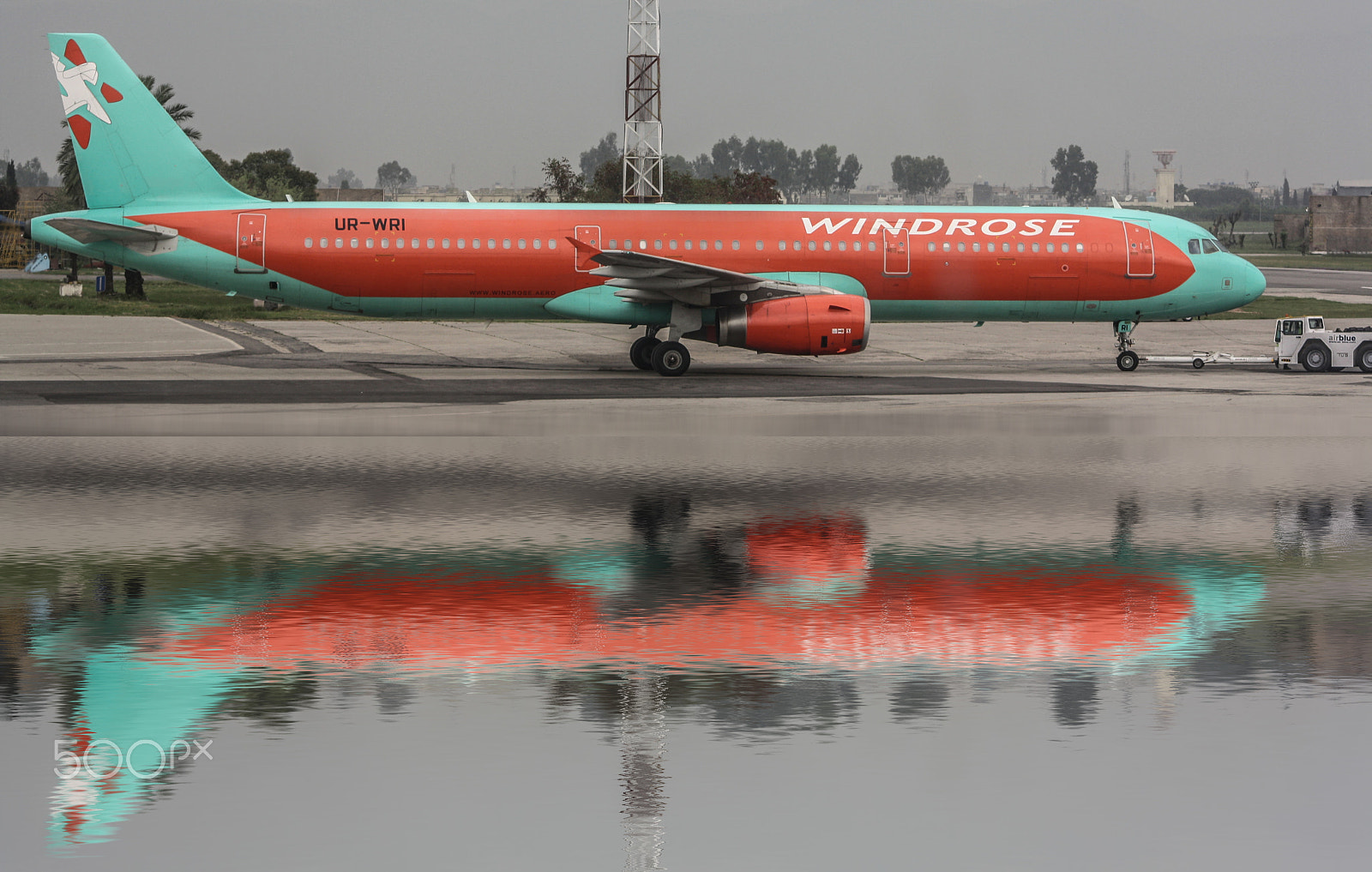 Canon EOS 1000D (EOS Digital Rebel XS / EOS Kiss F) sample photo. Reflected plane photography