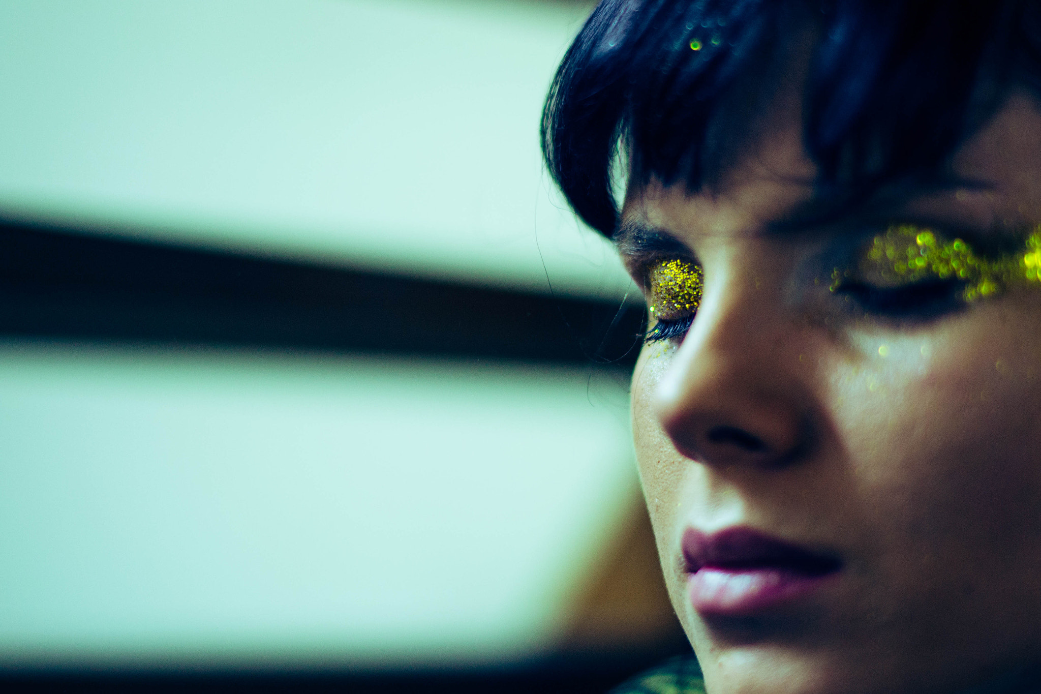 Nikon D3100 + Nikon AF-S Nikkor 50mm F1.4G sample photo. The glittering look photography