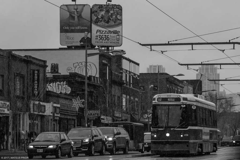 Canon EF-S 55-250mm F4-5.6 IS STM sample photo. Toronto's street cars are always fun to photograph. photography