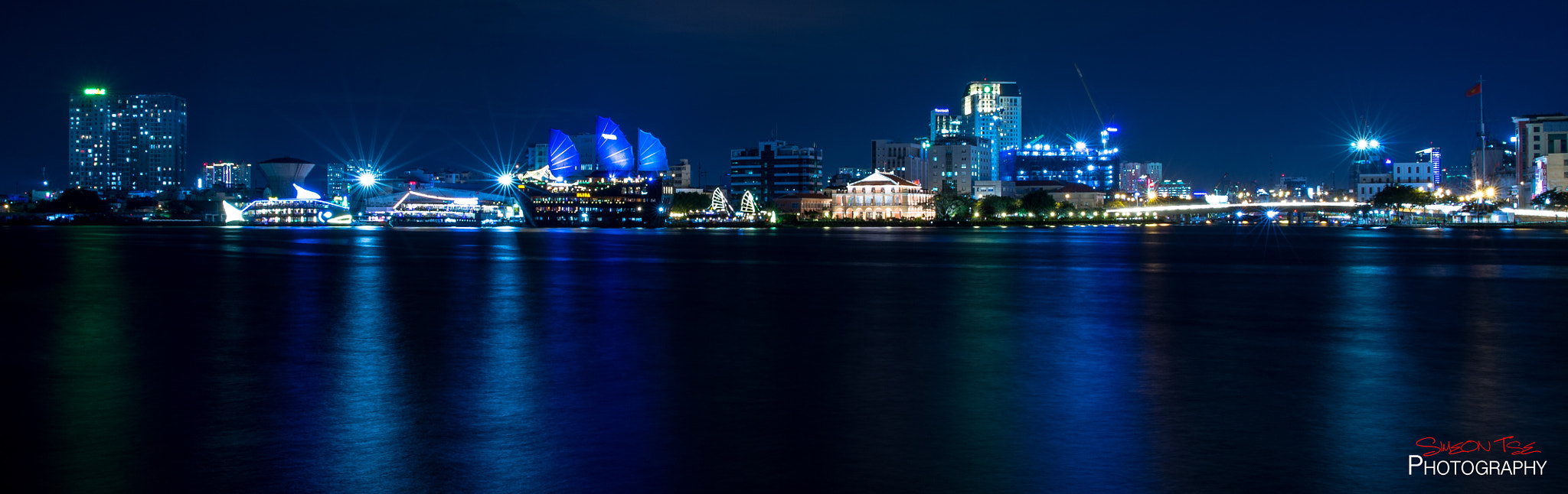 Nikon D4S + Nikon AF-S Nikkor 24mm F1.4G ED sample photo. Quiet river boats photography