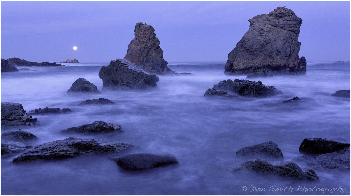 Canon EF 16-35mm F2.8L USM sample photo. Garrapata moonset at dawn photography