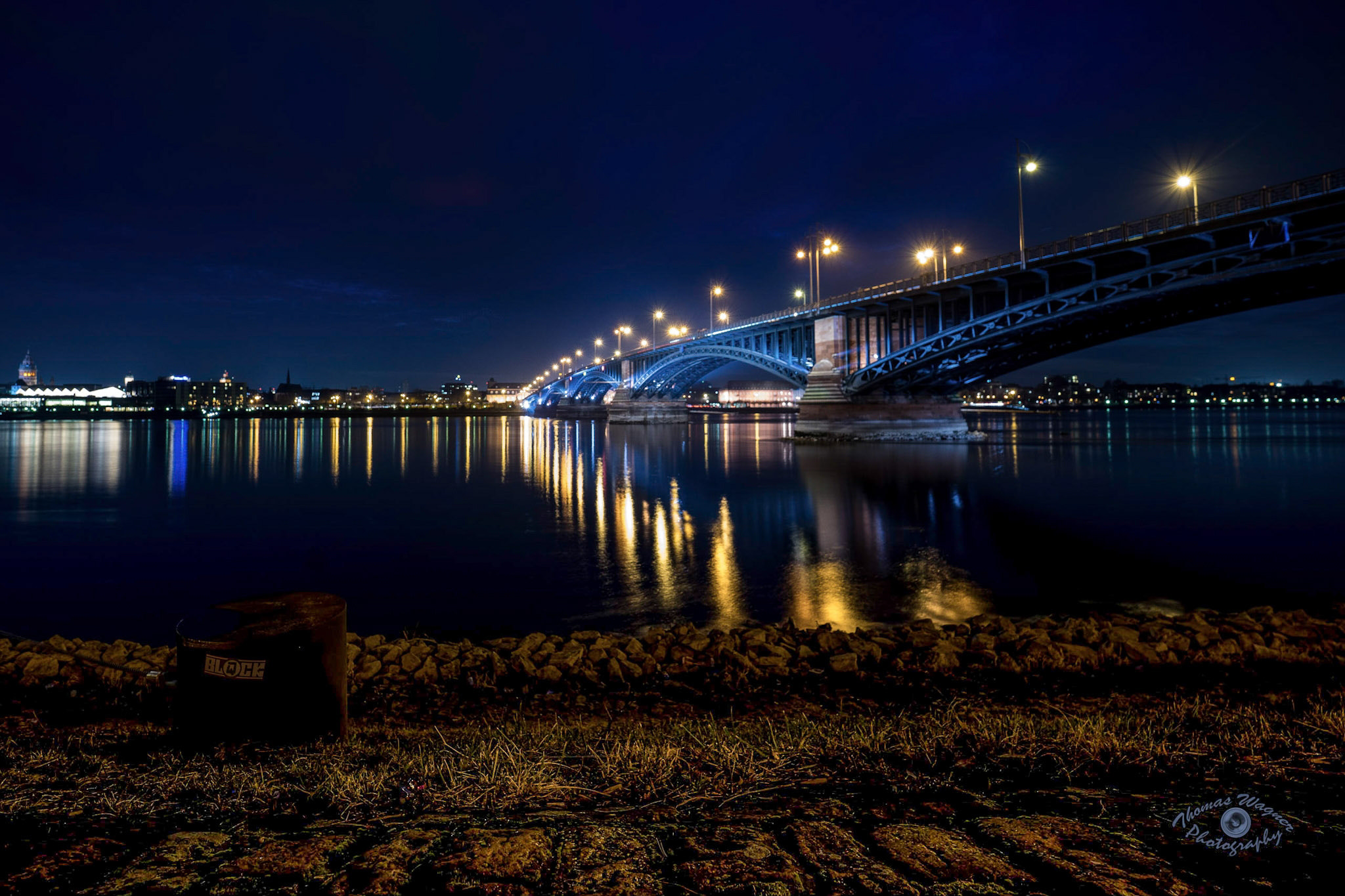 Samyang AF 14mm F2.8 FE sample photo. Bridge over rhein mainz kastel photography