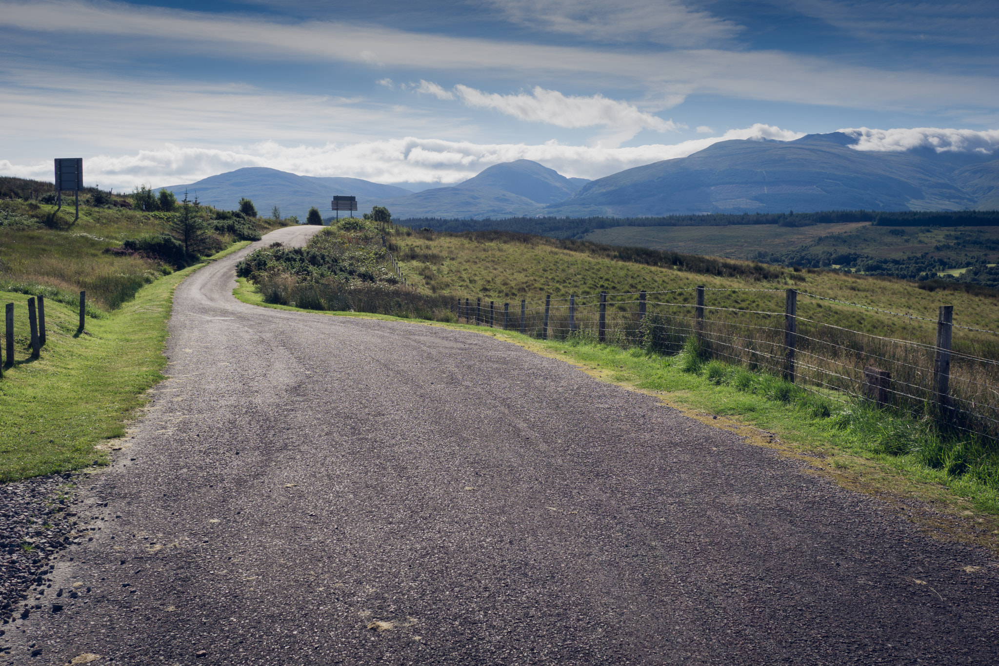 Sony Sonnar T* E 24mm F1.8 ZA sample photo. On the road photography
