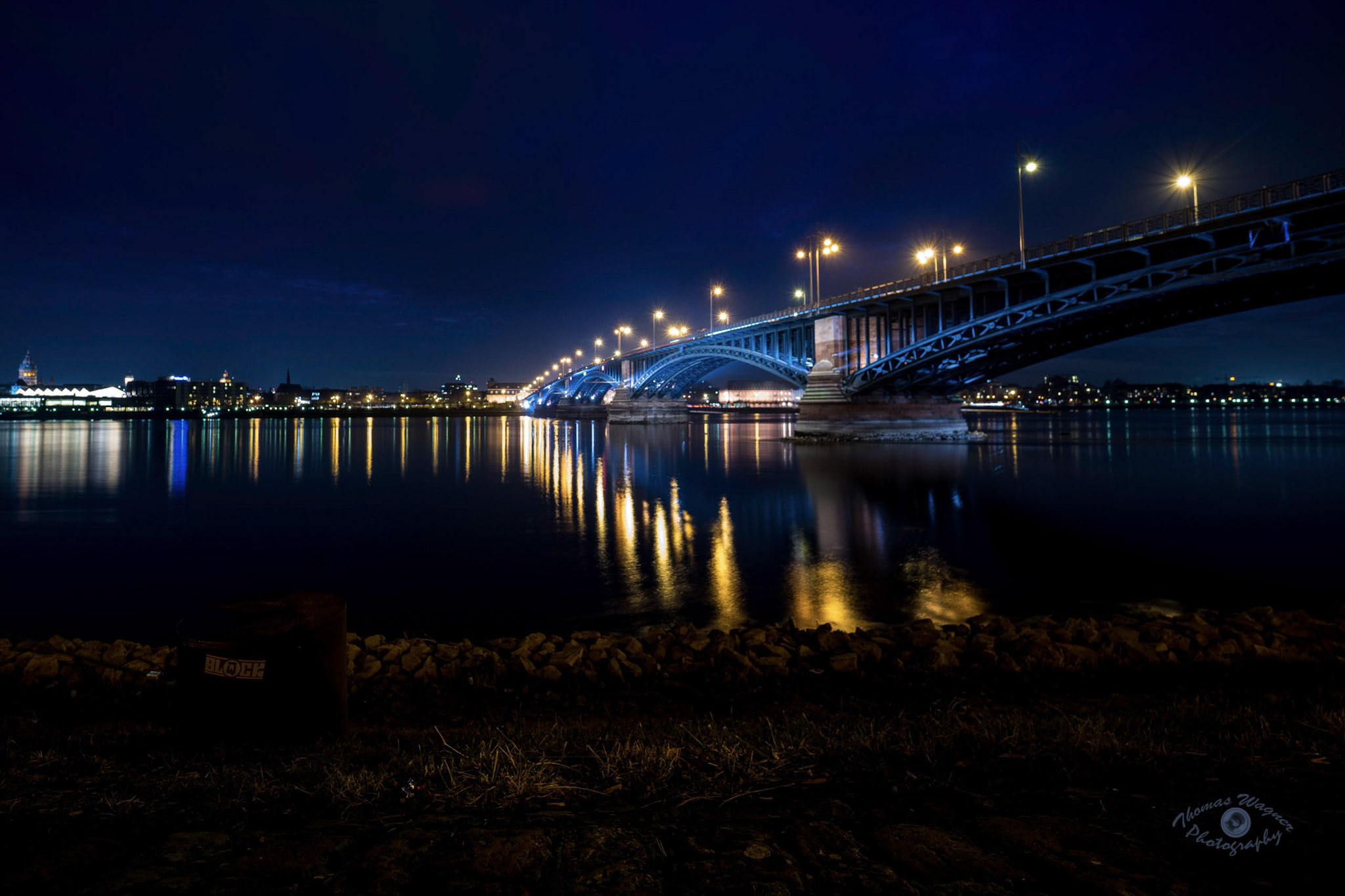Samyang AF 14mm F2.8 FE sample photo. Bridge over rhein mainz kastel  photography