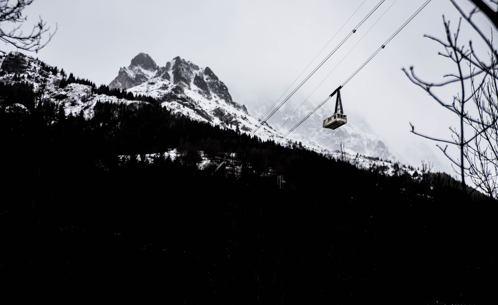 Nikon D7200 + Sigma 18-50mm F2.8 EX DC Macro sample photo. L'enversin vaujany photography