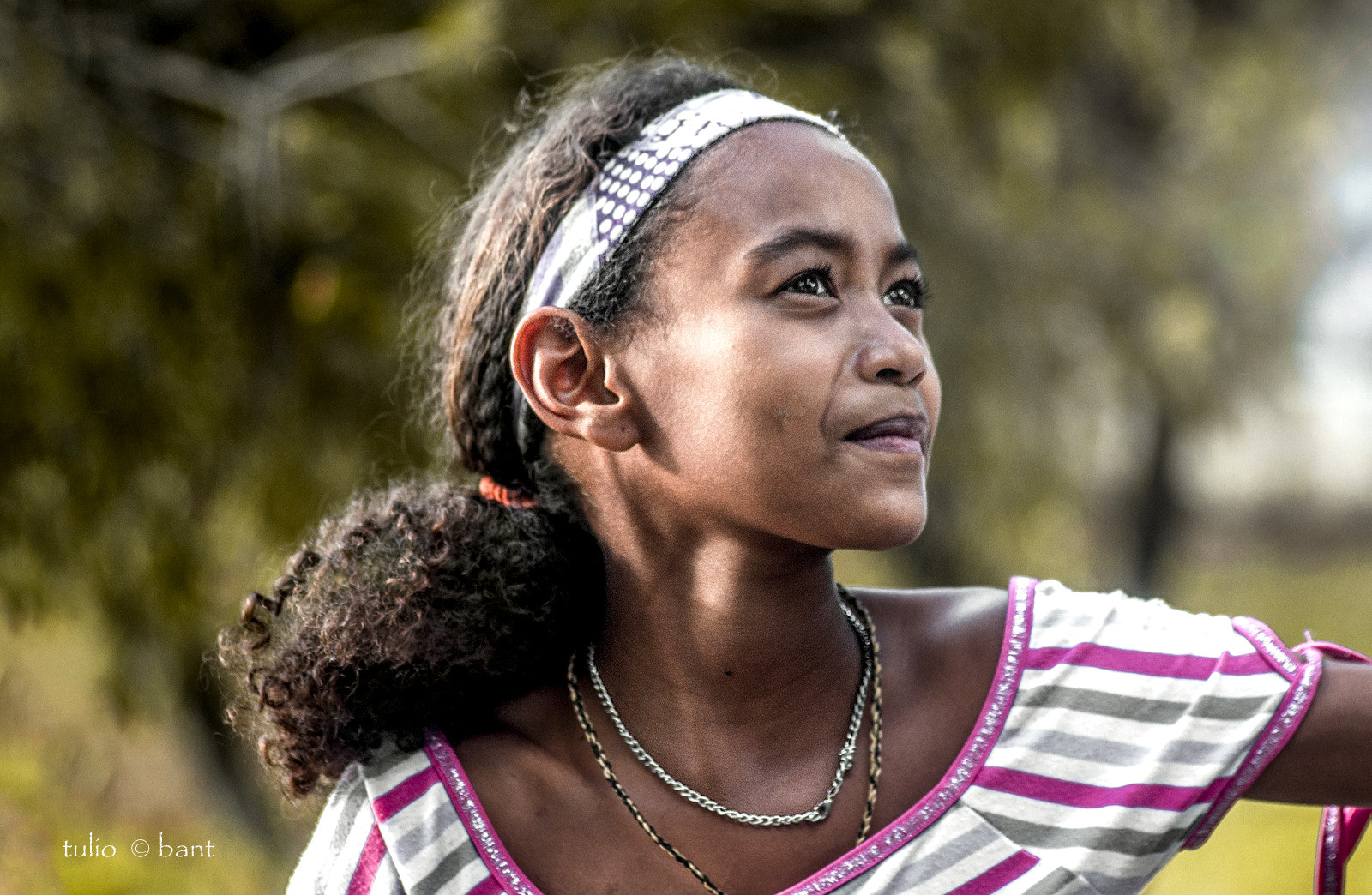 Sigma 70-300mm F4-5.6 APO DG Macro sample photo. Menina de luz photography