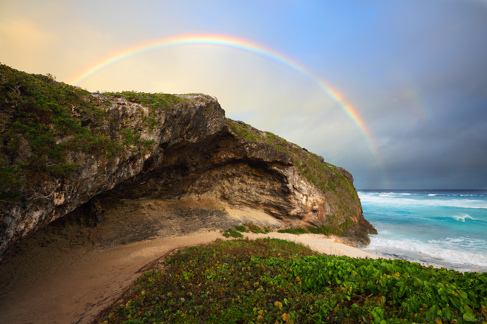 Canon EF 16-35mm F4L IS USM sample photo. After the storm, rainbow over mudjin harbor photography