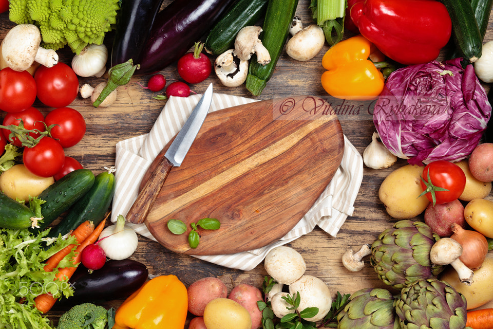 Canon TS-E 90mm F2.8 Tilt-Shift sample photo. Fresh vegetables on wooden background. photography