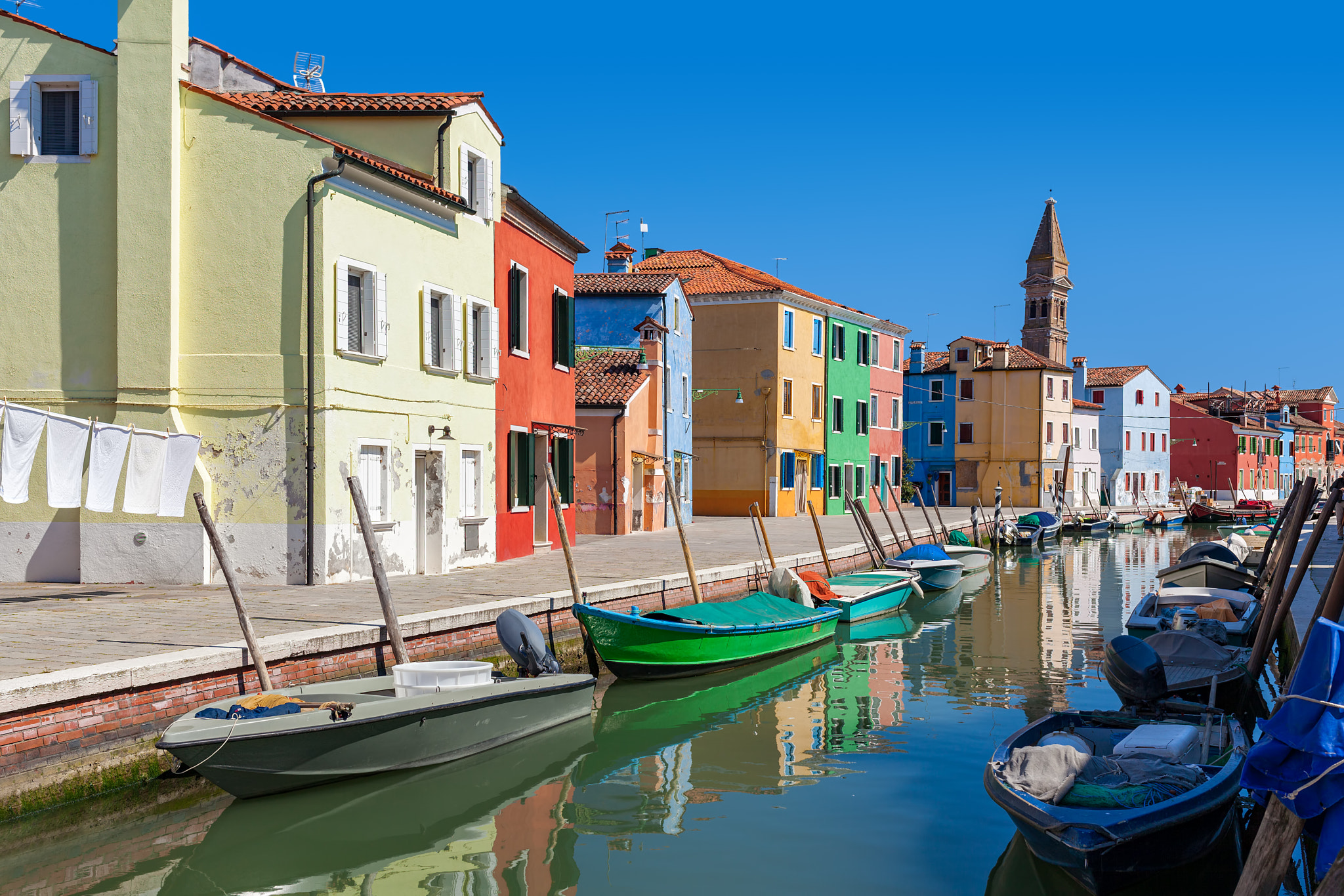 Canon EF 35mm F2 IS USM sample photo. Colorful houses in burano. photography