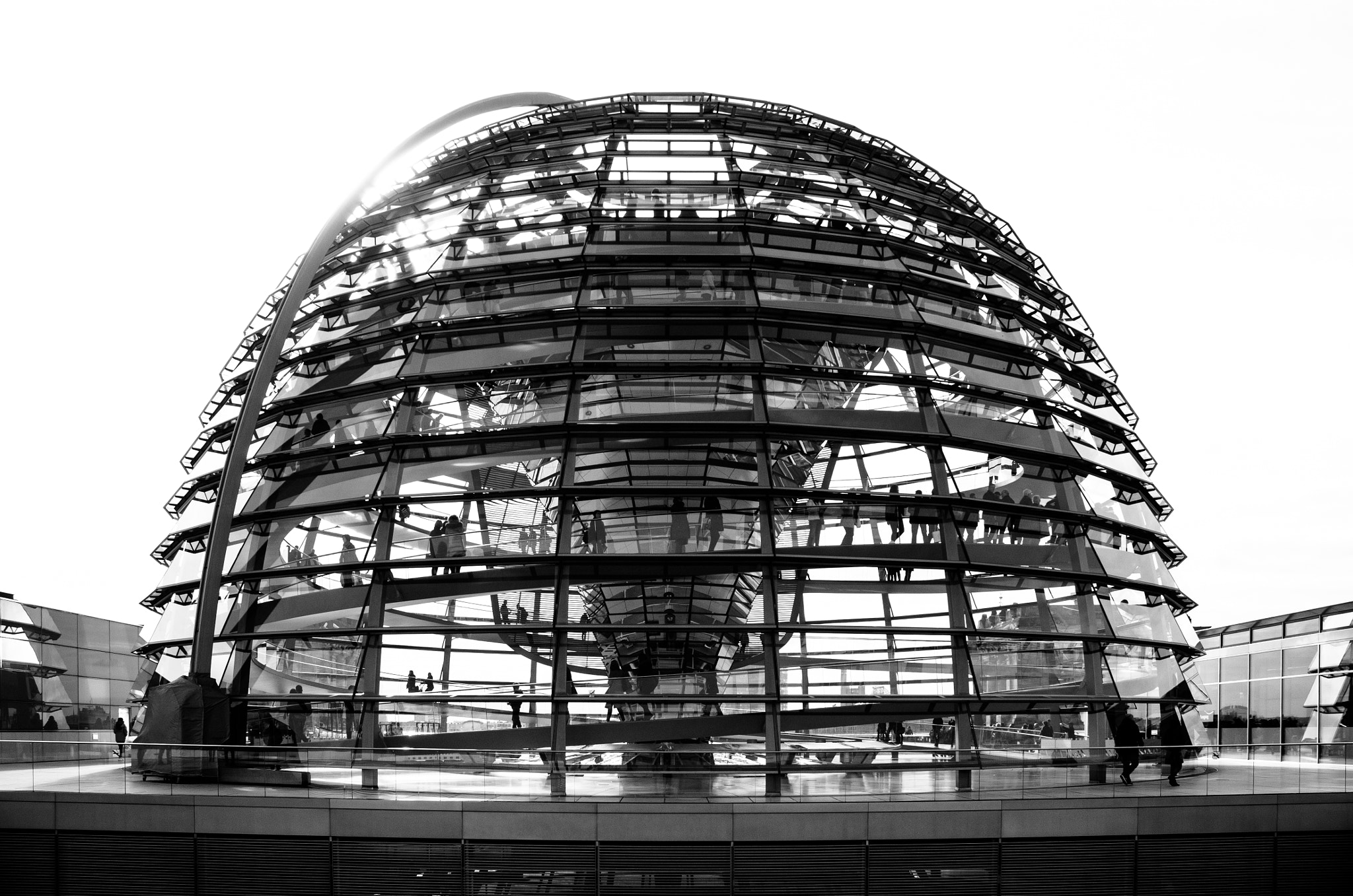 Nikon D7000 + Nikon AF-S DX Nikkor 18-70mm F3.5-4.5G ED-IF sample photo. Reichstag berlin photography