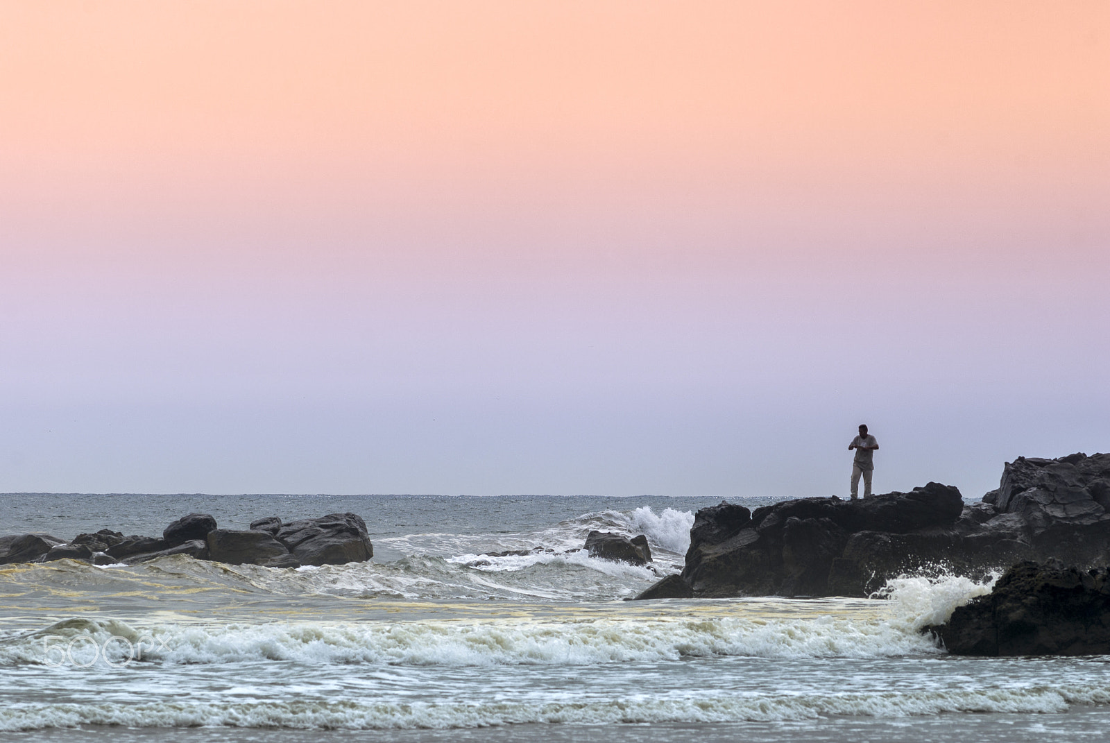 Nikon AF-Nikkor 80-200mm F2.8D ED sample photo. Fisherman in el salvador, with wild sea photography