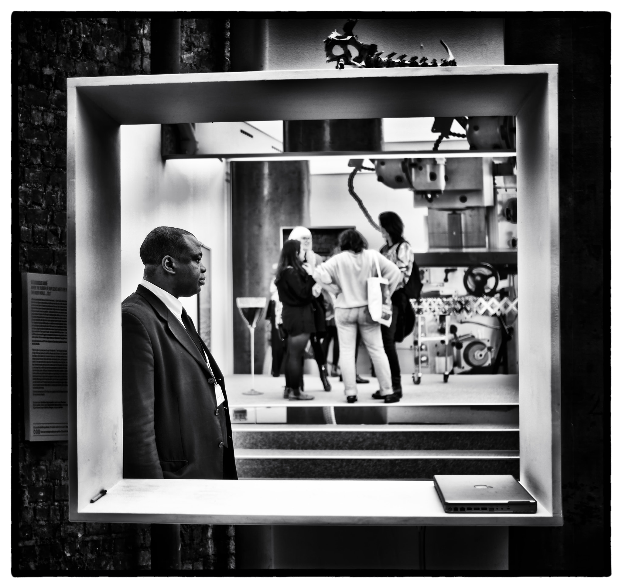 Sony FE 28mm F2 sample photo. Opening @ palais de tokyo photography