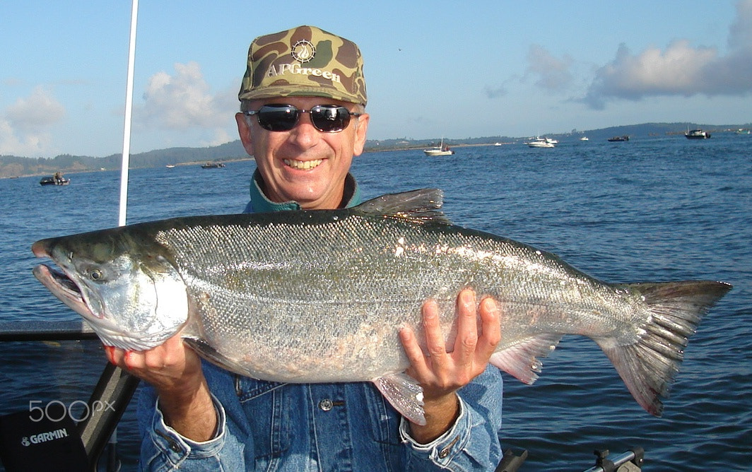 Sony DSC-S600 sample photo. Brad price with a beautiful coho salmon photography