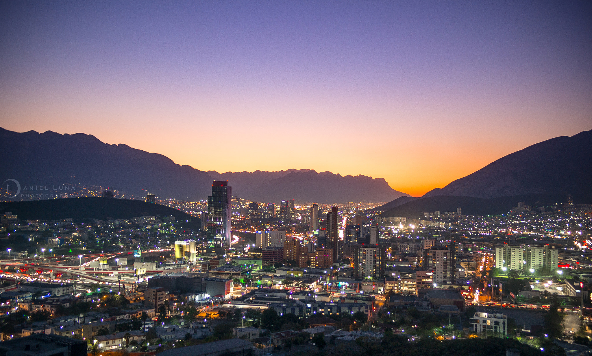 Samsung NX 20-50mm F3.5-5.6 ED sample photo. Monterrey cityscape (mexico) photography