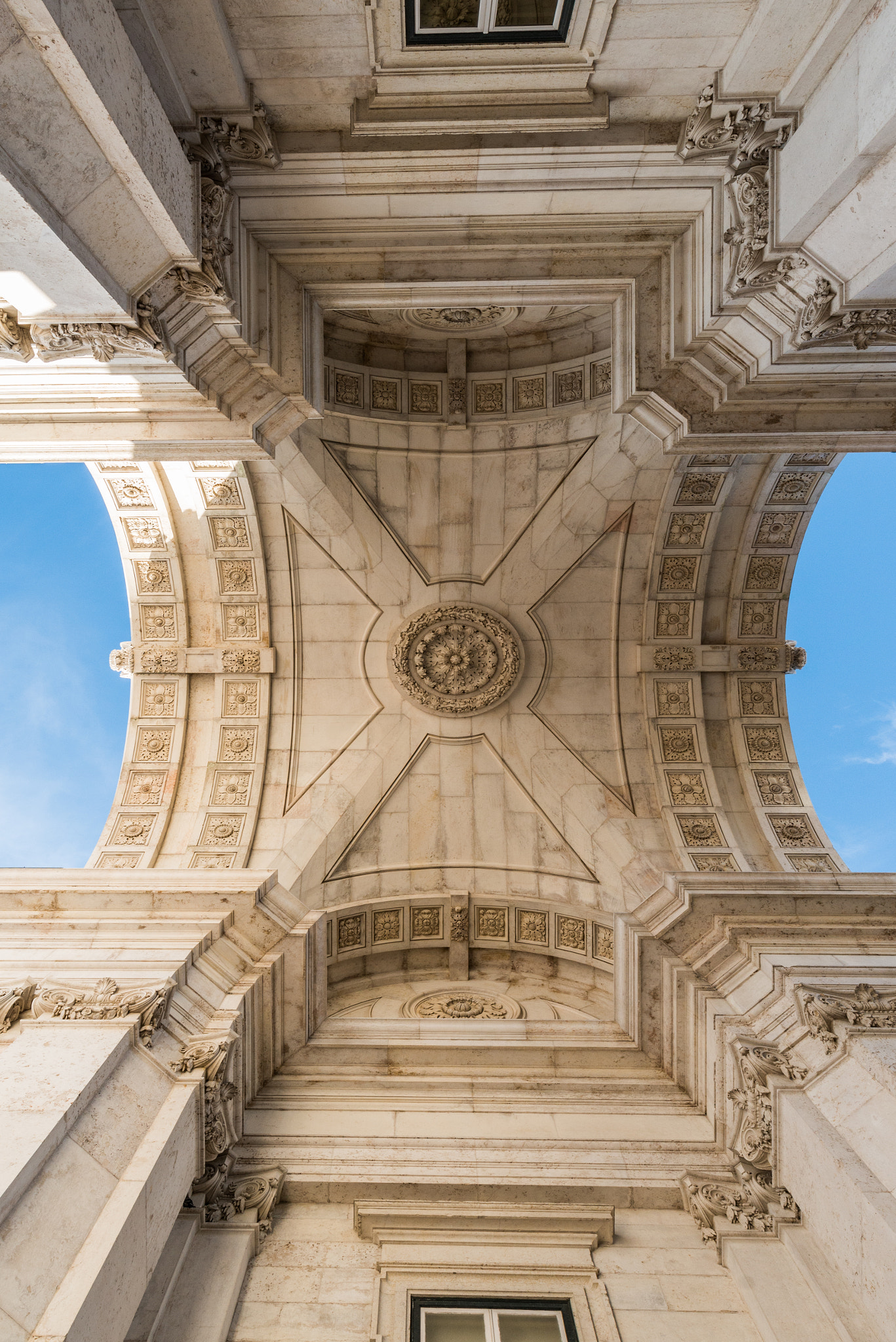 Tamron SP 15-30mm F2.8 Di VC USD sample photo. Rua augusta arch photography