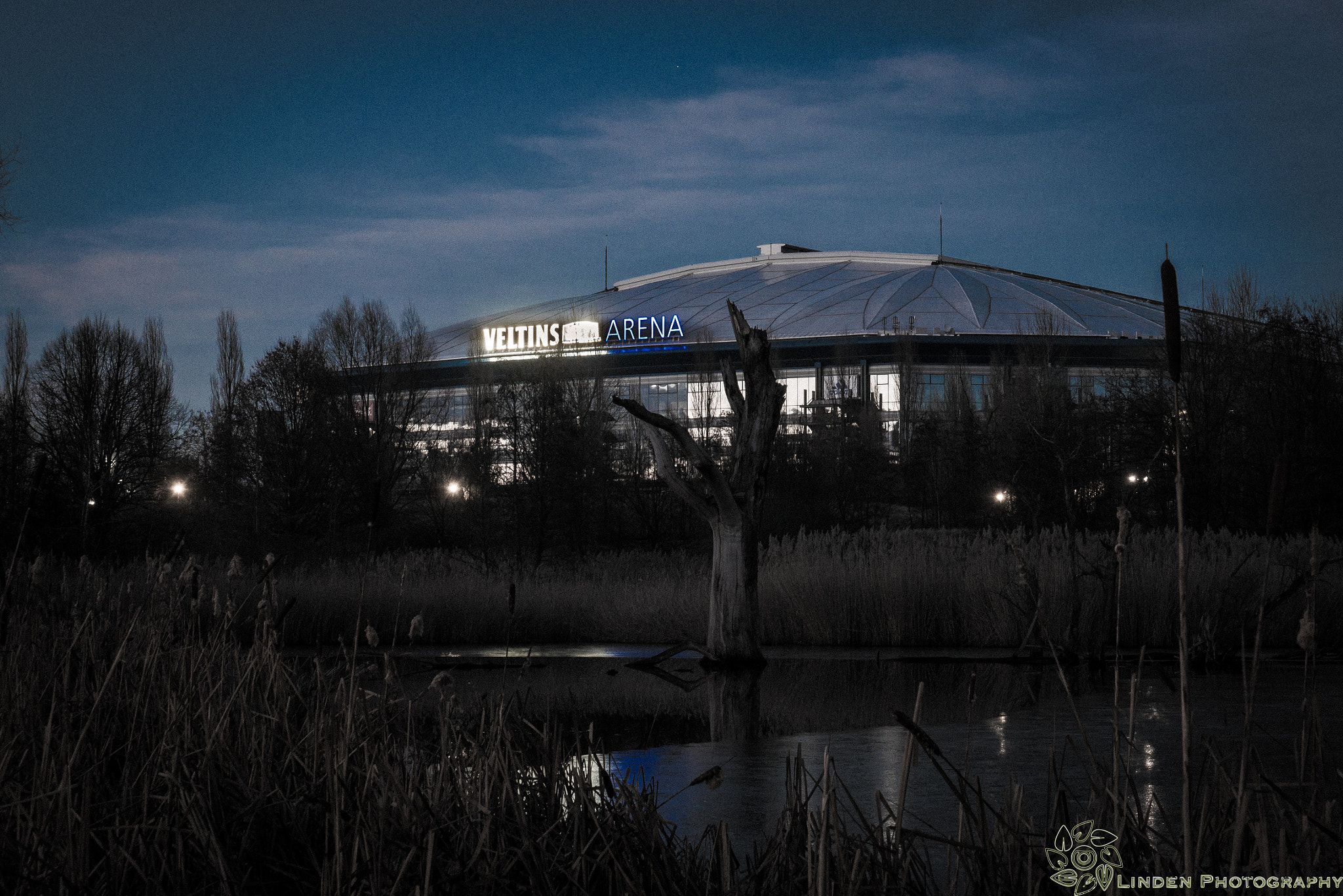 Panasonic Lumix DMC-GX85 (Lumix DMC-GX80 / Lumix DMC-GX7 Mark II) sample photo. 03.02.17-veltins arena-ge-germany photography