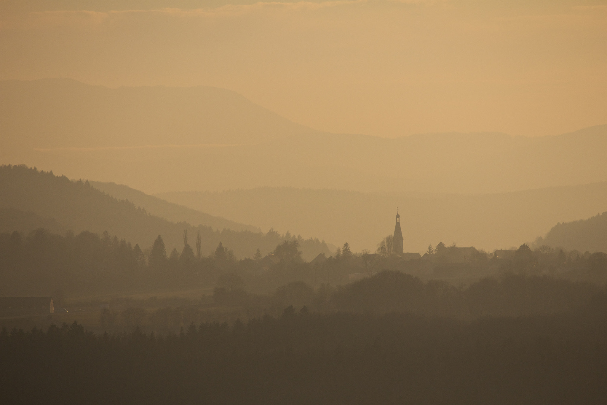 Canon EF-S 55-250mm F4-5.6 IS sample photo. Comté des brumes photography