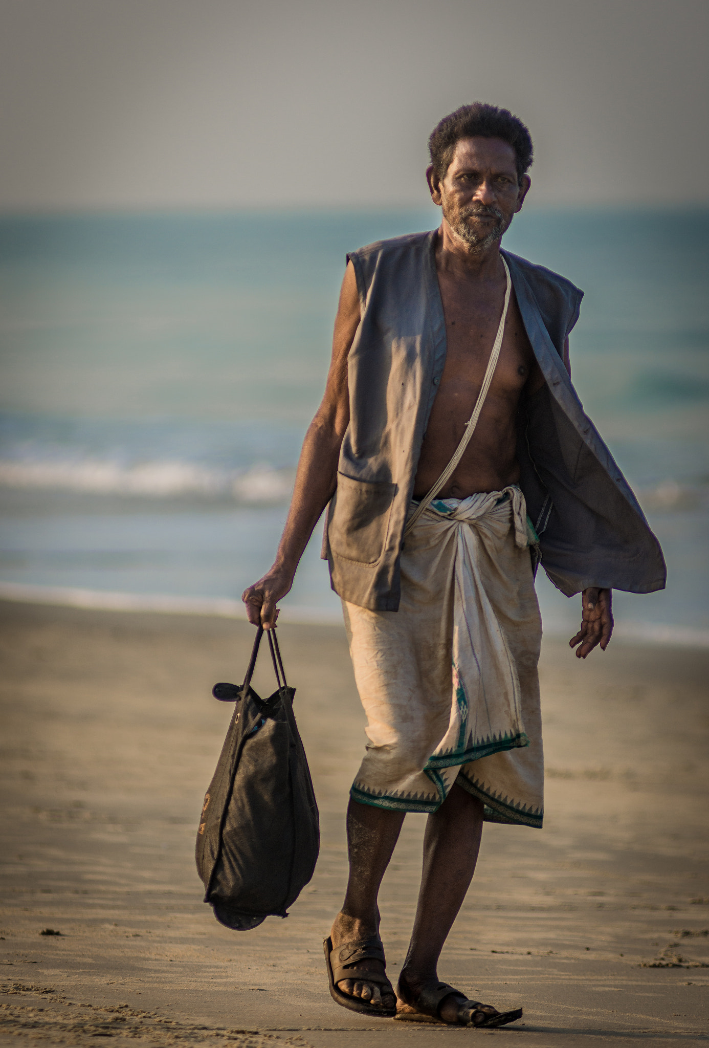 Nikon AF-Nikkor 80-200mm F2.8D ED sample photo. Fisherman ! photography