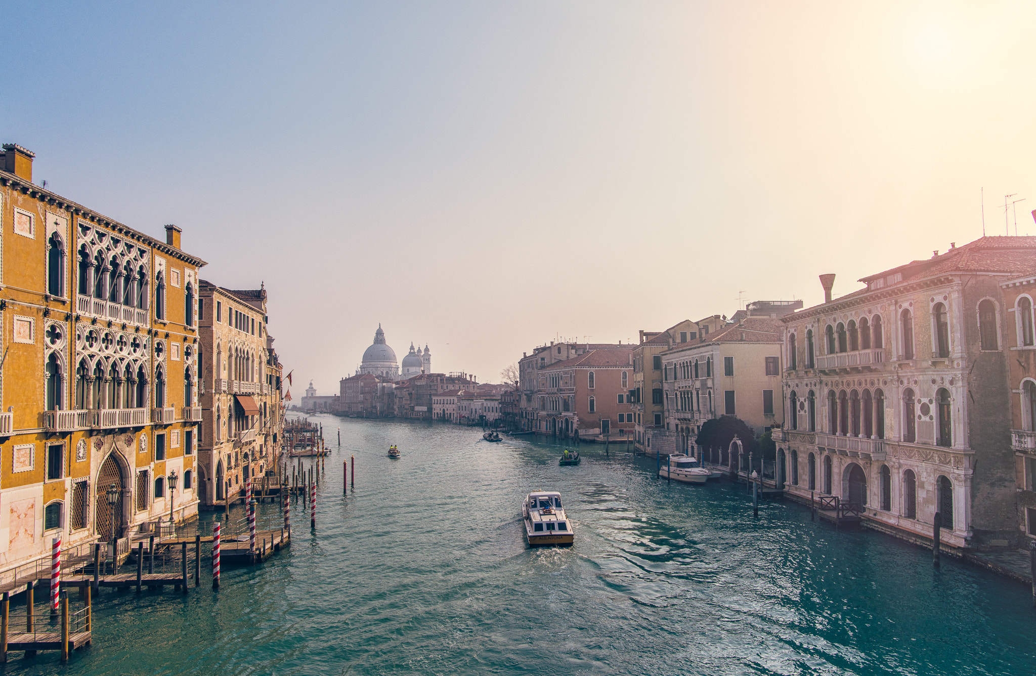 Nikon D610 + Nikon AF-S Nikkor 20mm F1.8G ED sample photo. Venice in january photography