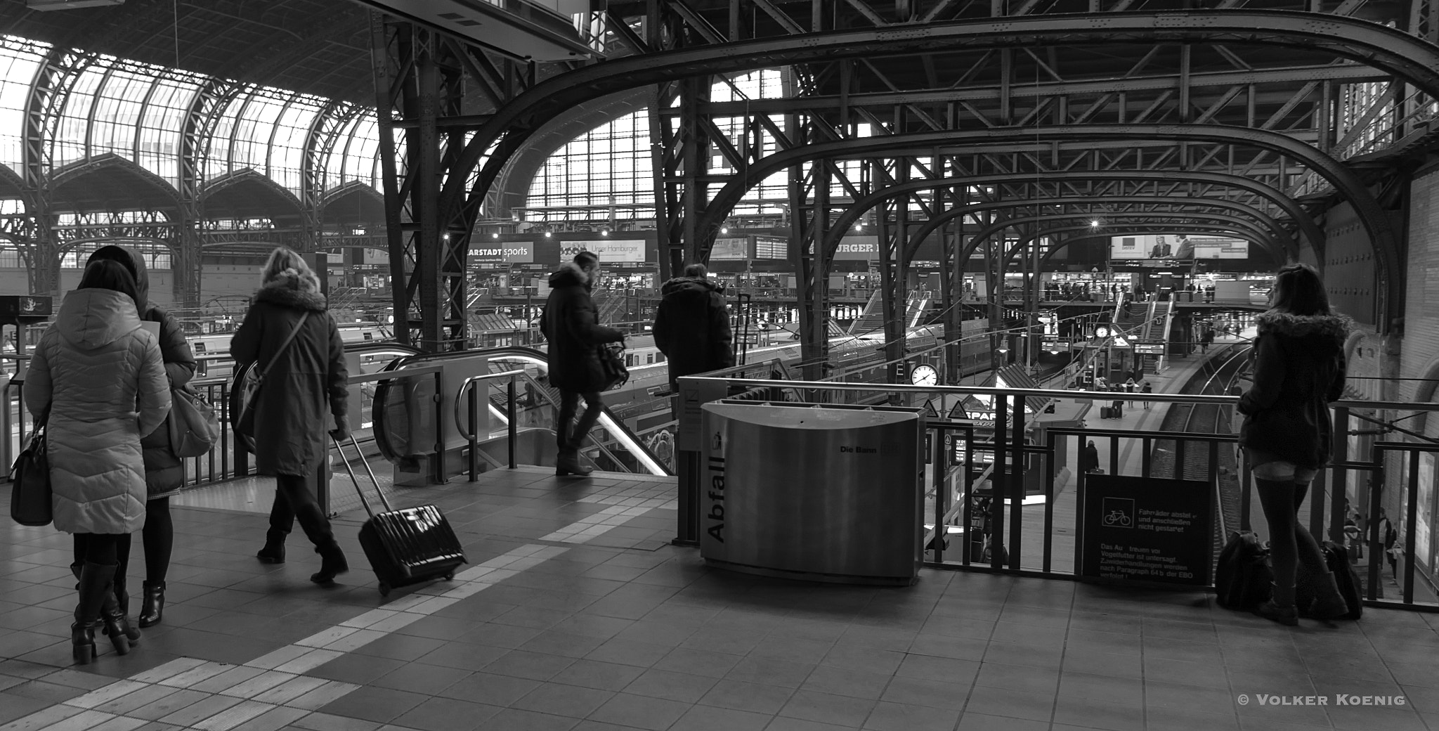 Pentax K-5 II sample photo. Hamburg central station photography