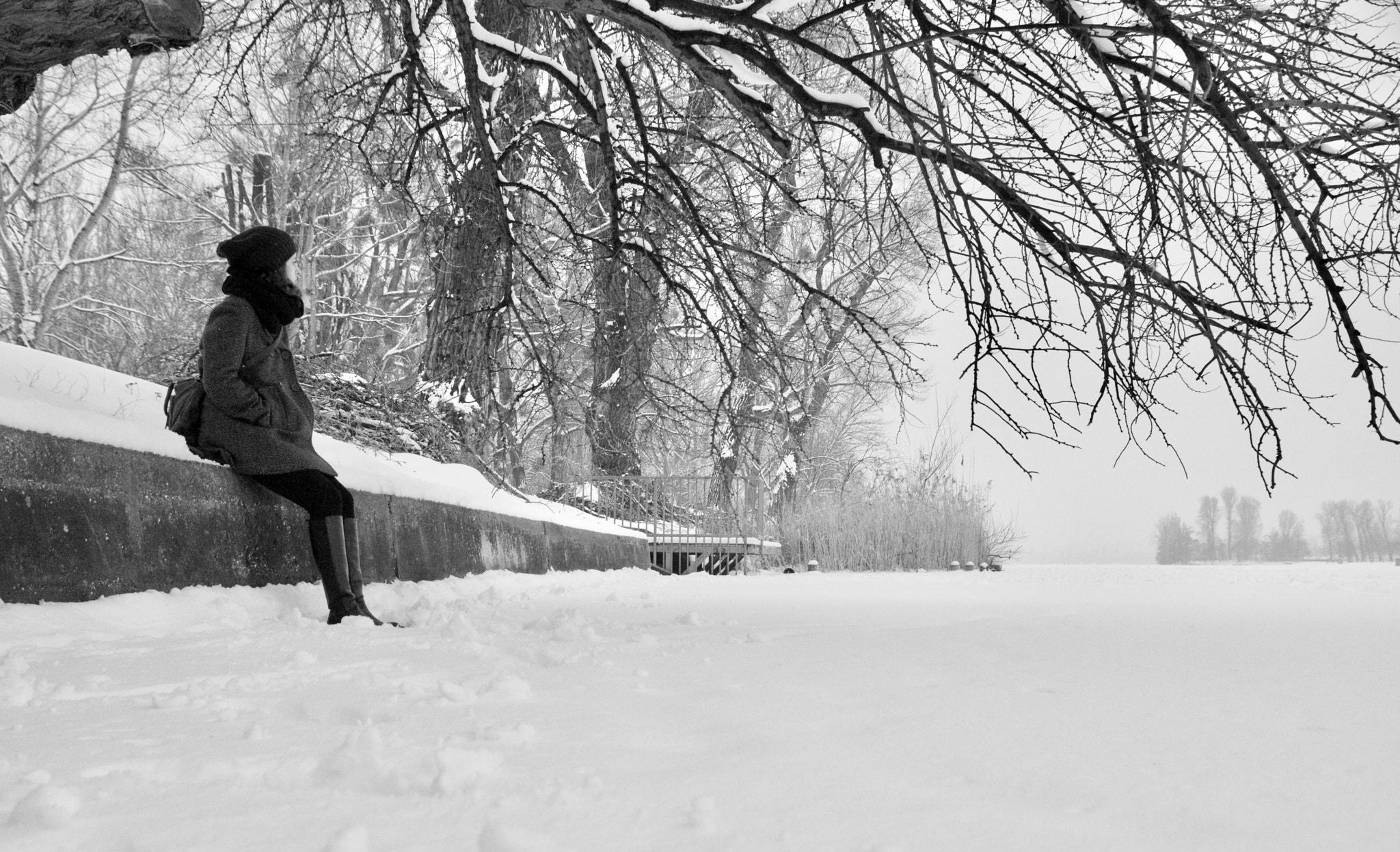 Sony SLT-A77 sample photo. Take a seat @ frozen danube photography