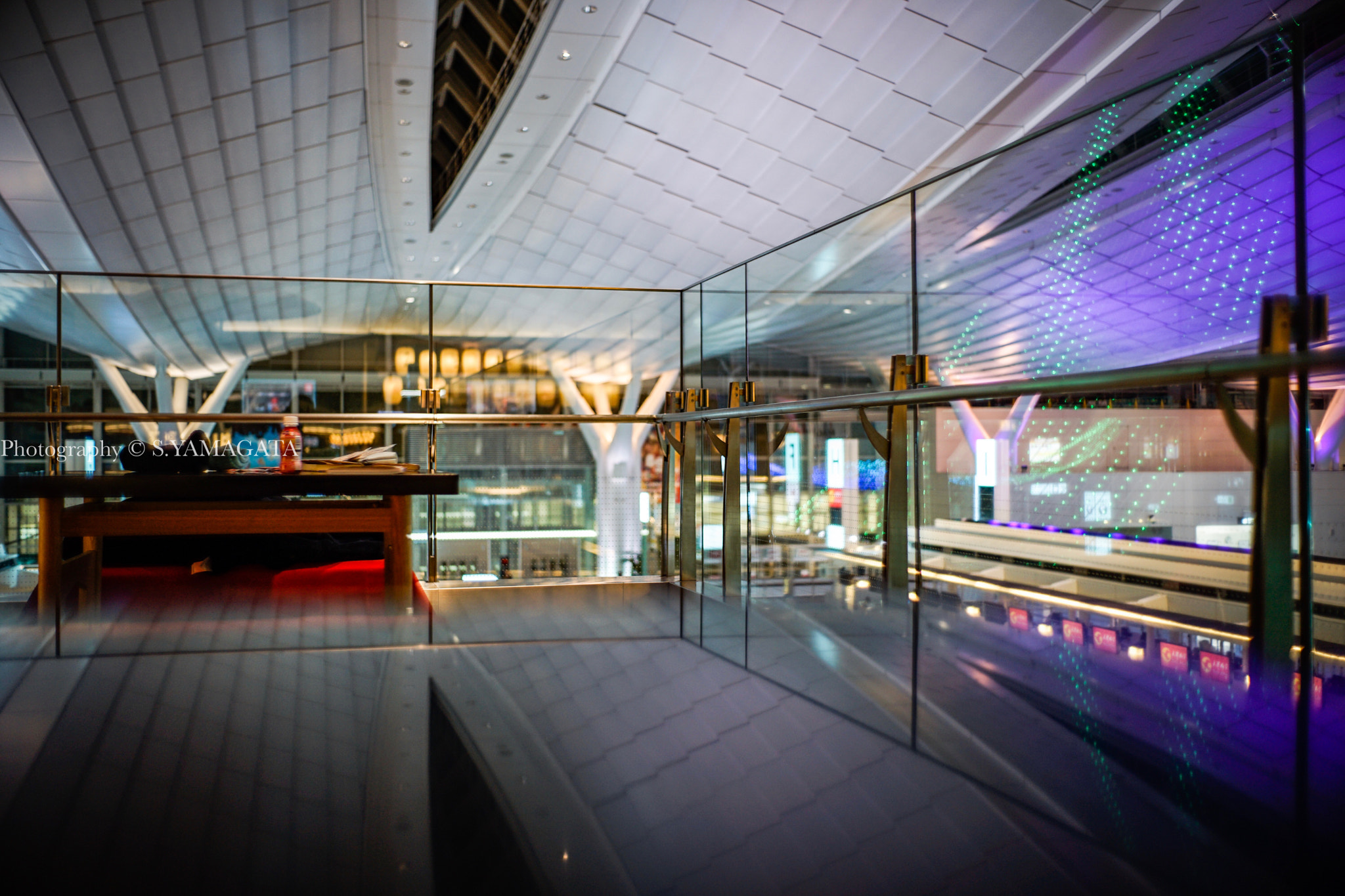 DT 40mm F2.8 SAM sample photo. Midnight airport photography