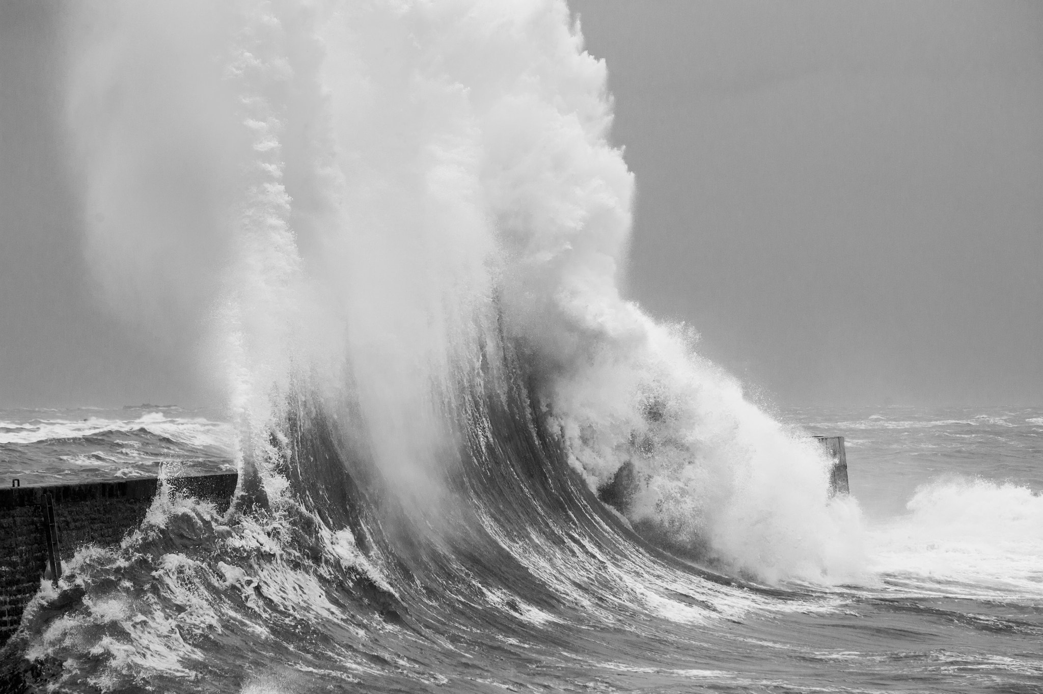 Sigma 70-300mm F4-5.6 DG OS sample photo. Wave photography