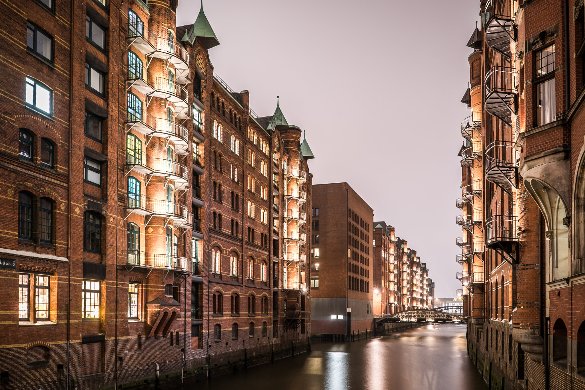 Sony FE 28mm F2 sample photo. Speicherstadt hamburg photography