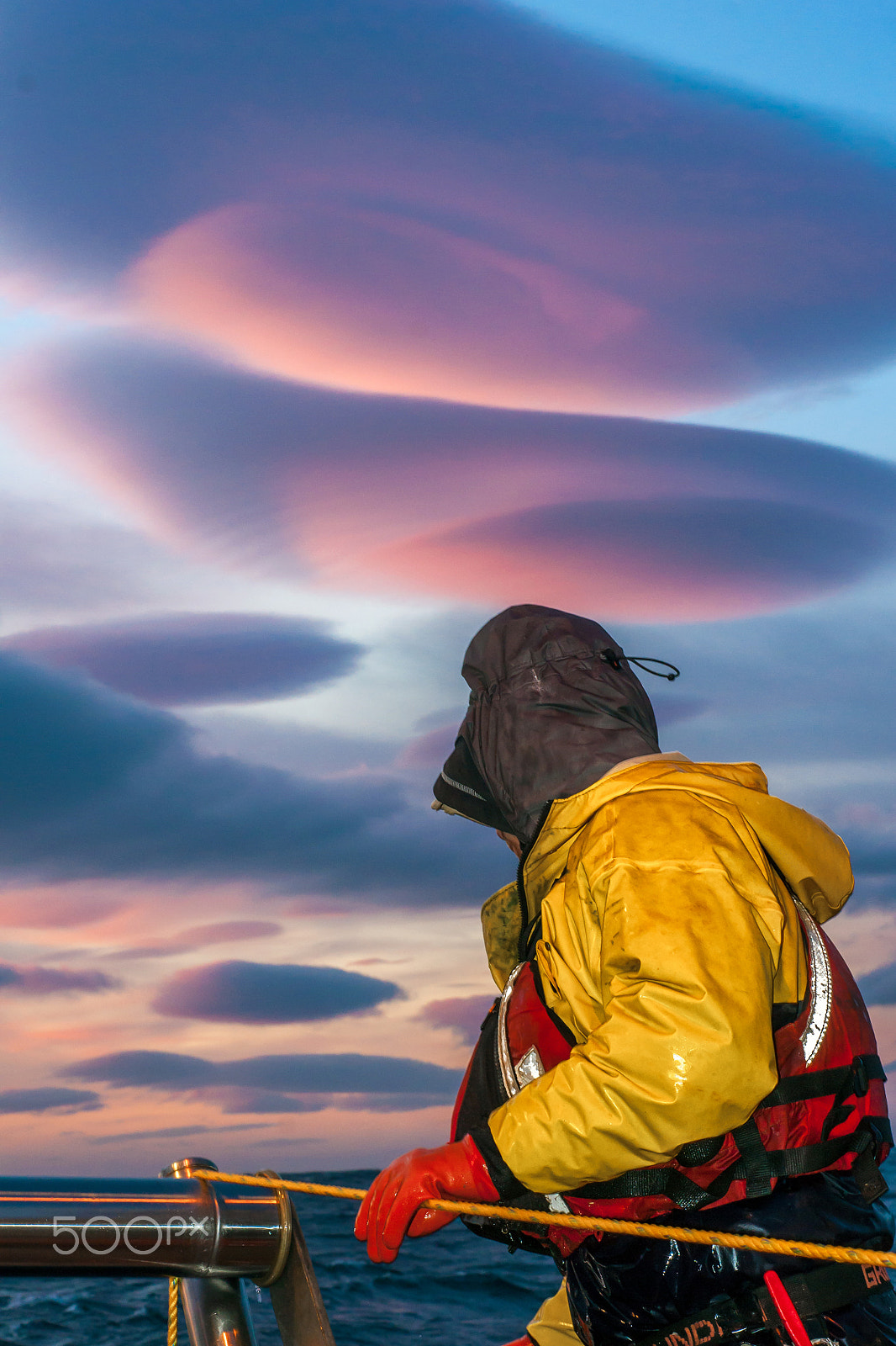 Sony Alpha DSLR-A700 sample photo. Fishing under lenticular clouds photography