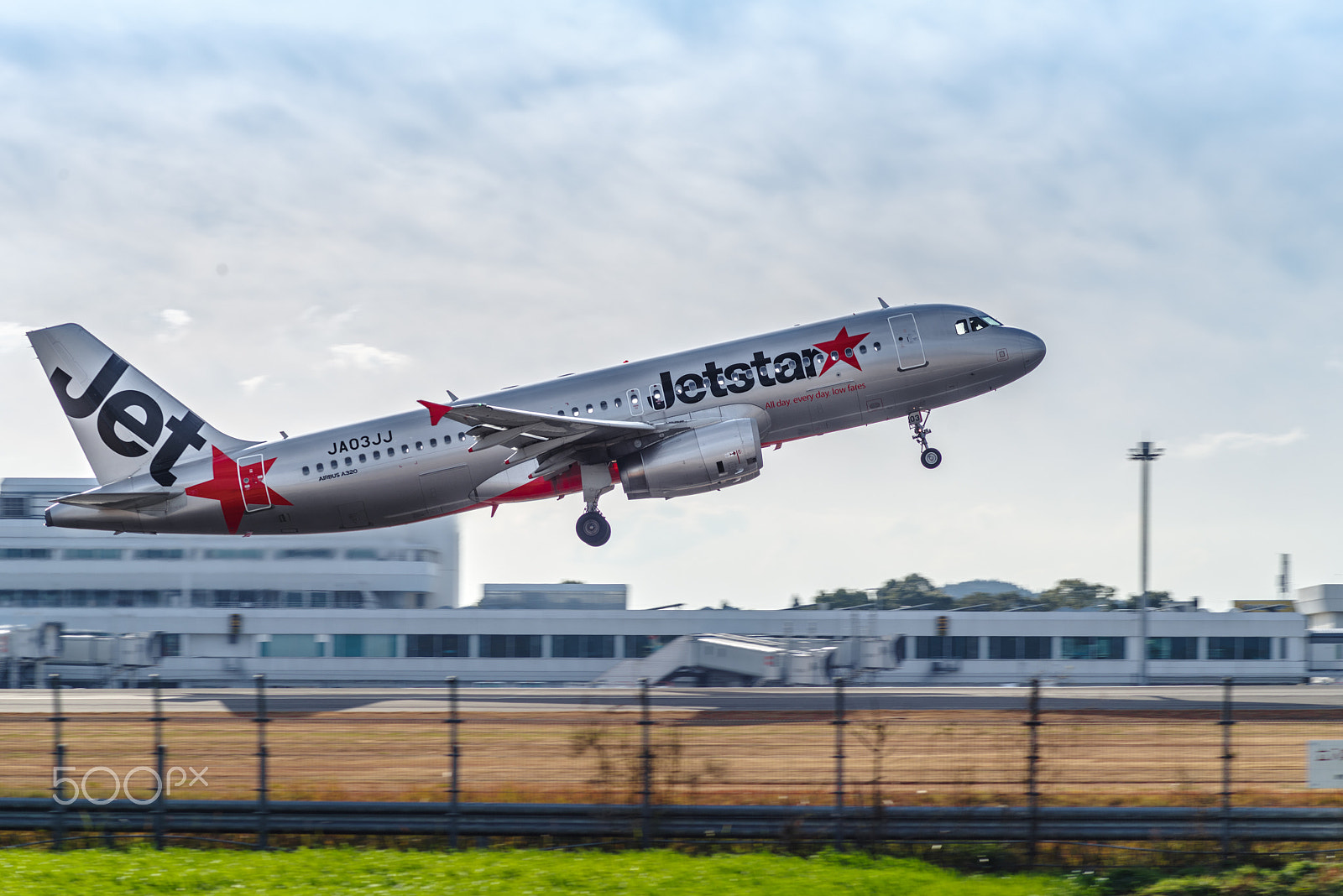 Tamron AF 70-300mm F4-5.6 LD Macro 1:2 sample photo. Jetstar japan airbus320 photography