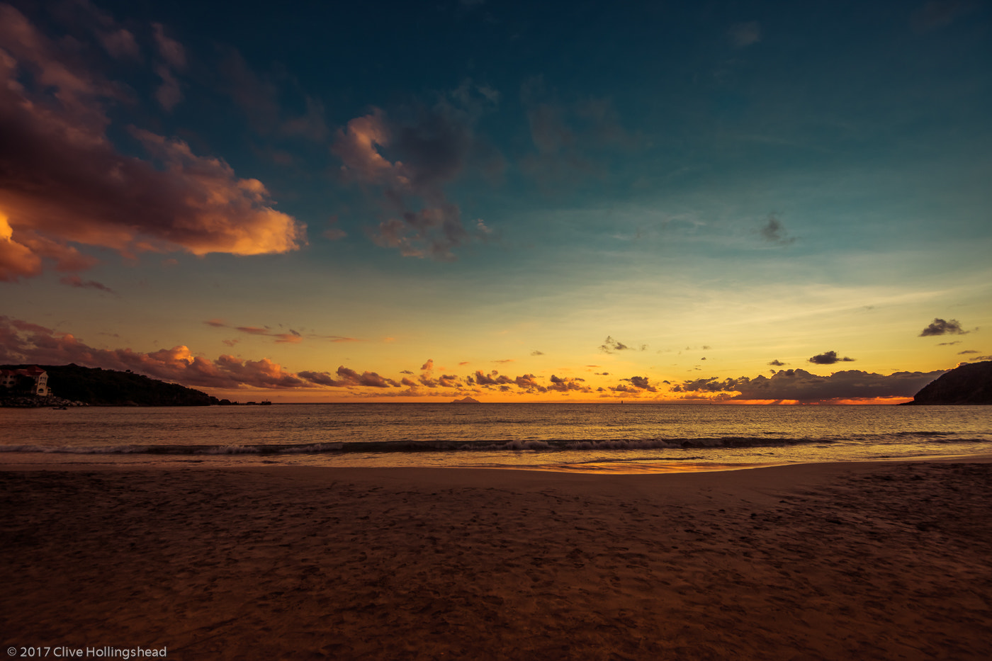 Sigma 8-16mm F4.5-5.6 DC HSM sample photo. The empty beach photography