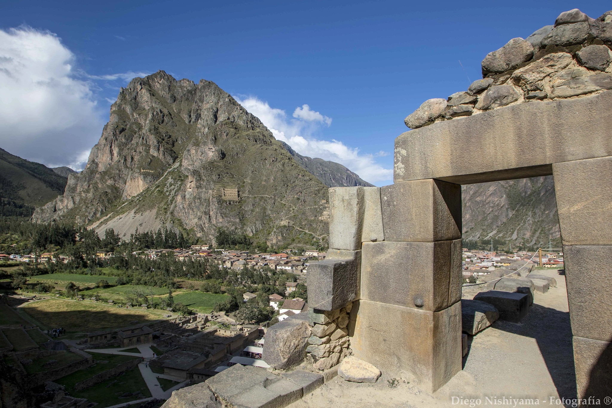 Sigma 10-20mm F3.5 EX DC HSM sample photo. Ollantaytambo photography
