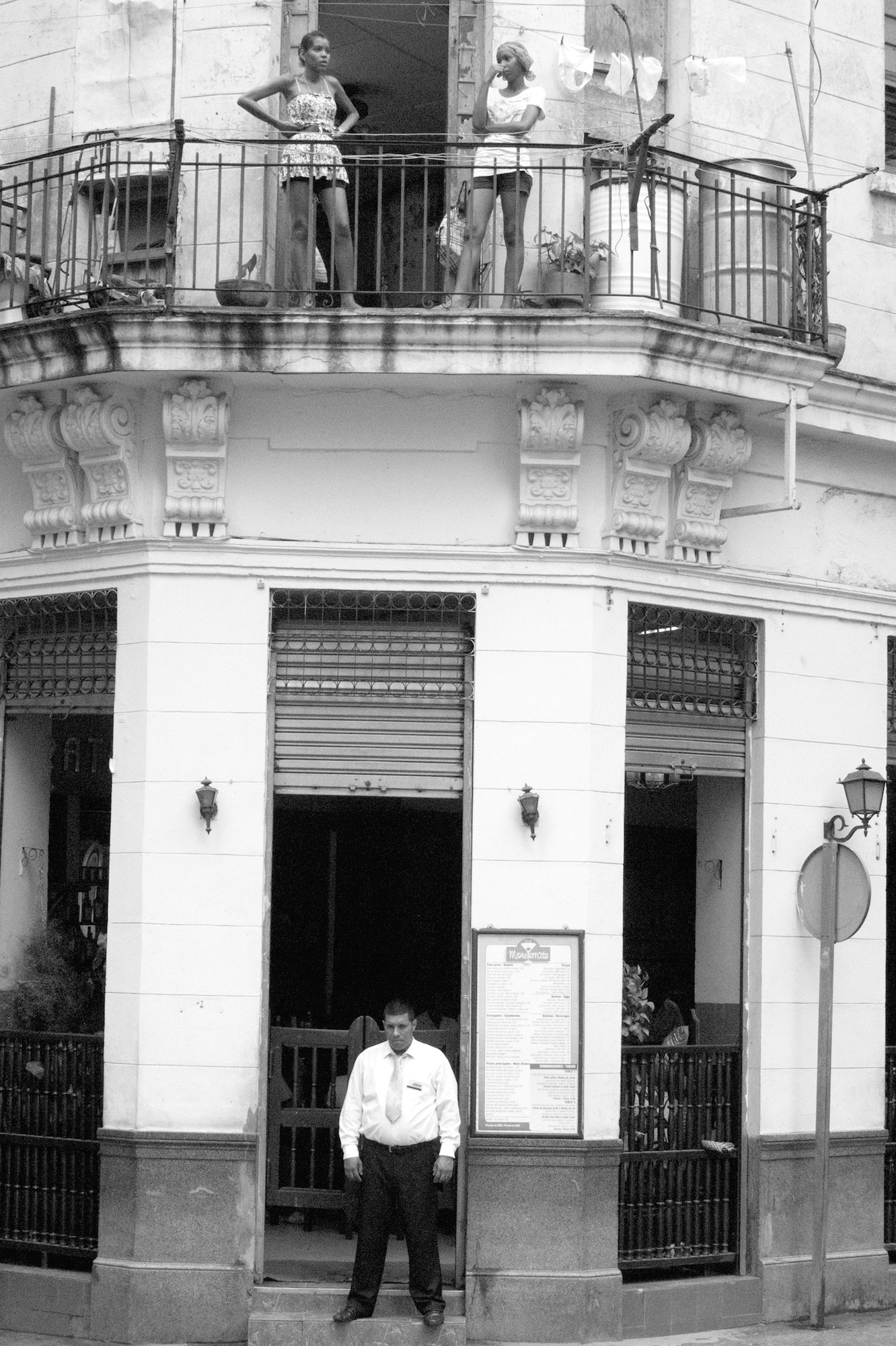 Leica D-LUX 4 sample photo. Vertical cuba 4 photography