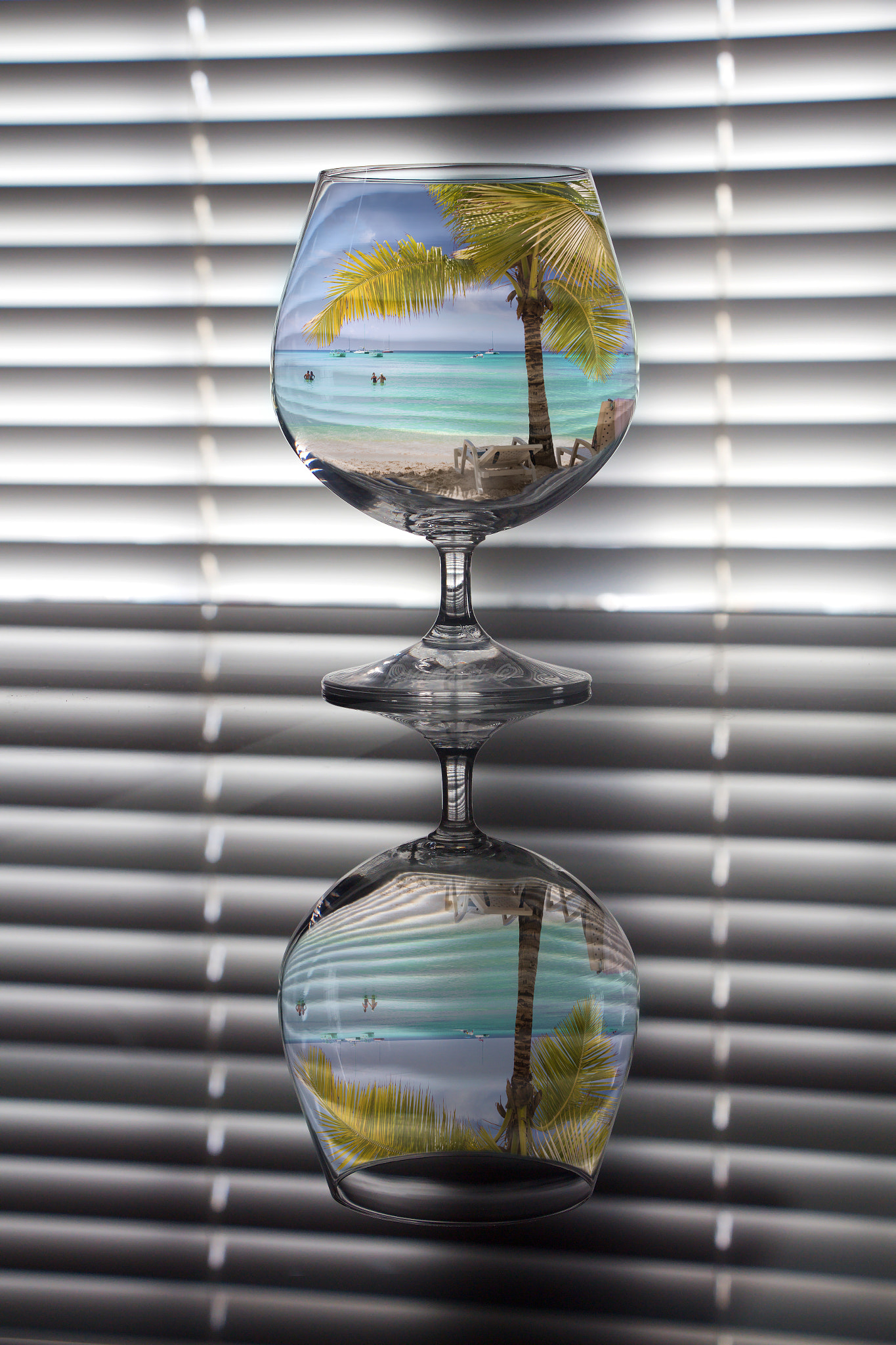 Canon EOS 650D (EOS Rebel T4i / EOS Kiss X6i) sample photo. A glass of sea and dreams photography