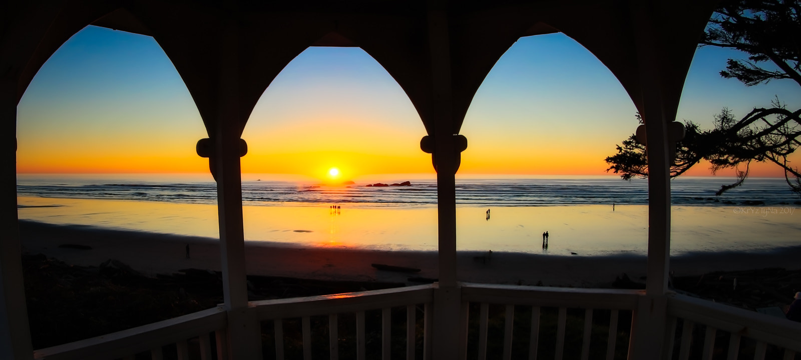 Canon EF 8-15mm F4L Fisheye USM sample photo. Gazebo sunset photography