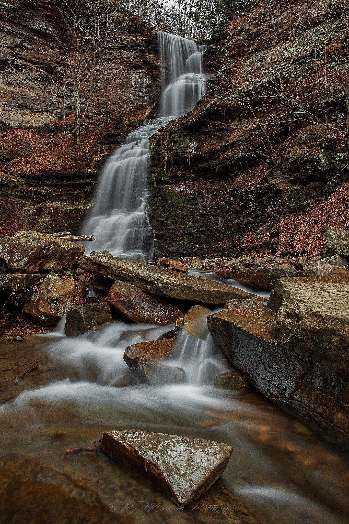 Canon EOS 600D (Rebel EOS T3i / EOS Kiss X5) + Canon EF 17-40mm F4L USM sample photo. Cathedral falls  photography