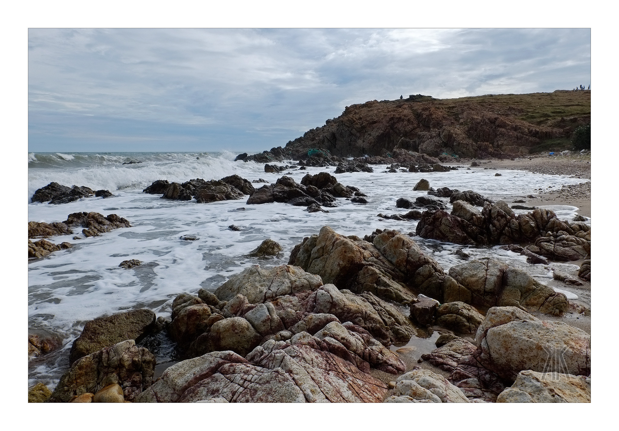 Fujifilm XC 16-50mm F3.5-5.6 OIS II sample photo. The rocks photography