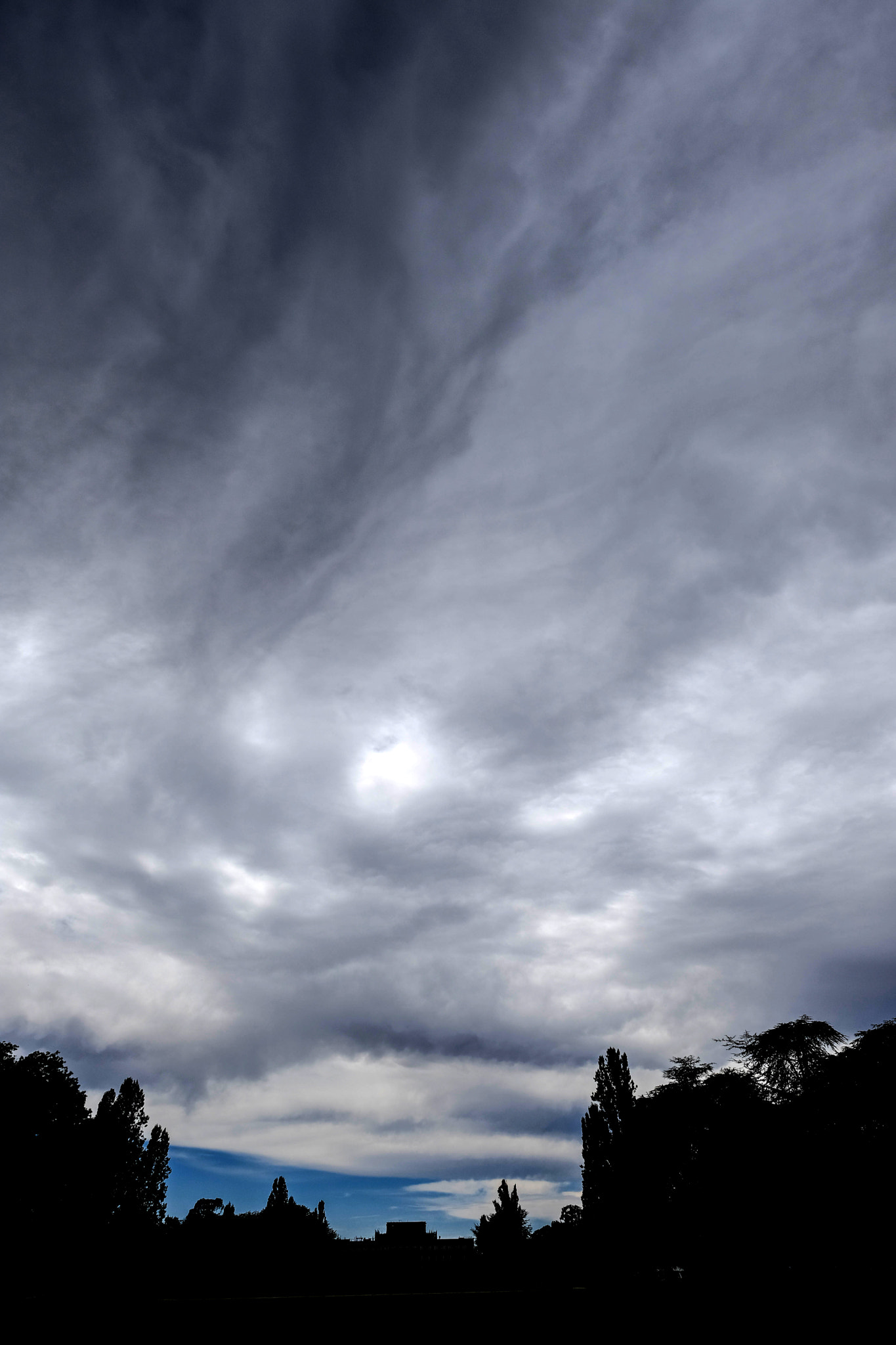 Fujifilm XF 14mm F2.8 R sample photo. Skyline photography