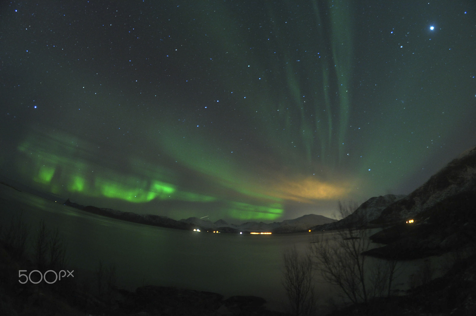 Nikon D5000 + Samyang 8mm F3.5 Aspherical IF MC Fisheye sample photo. Northern lights in norway photography