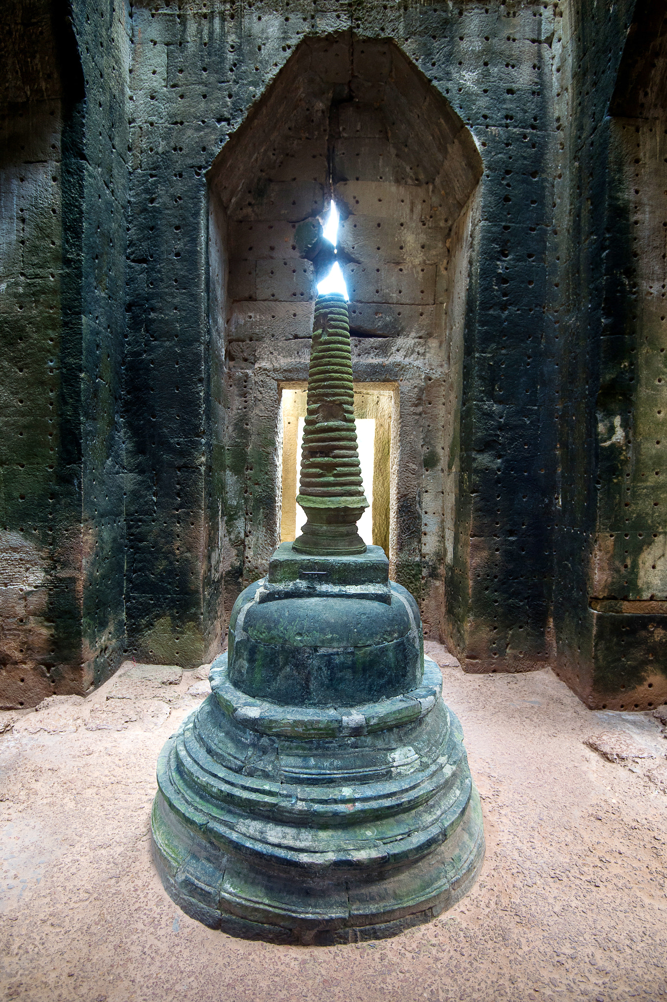 Nikon D4S sample photo. The pagoda sacred stone in the centre of preah khan temple, angk photography