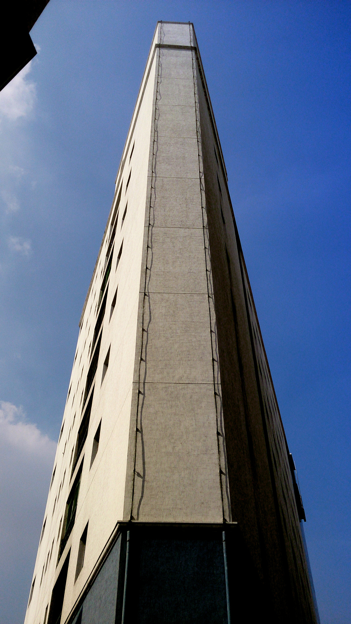 Sony Xperia ZR sample photo. Vertical linear photography