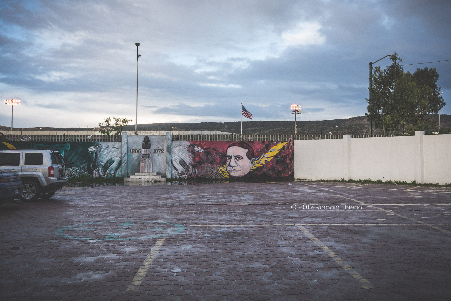 35mm F2.0 sample photo. Benito juárez vs united states photography