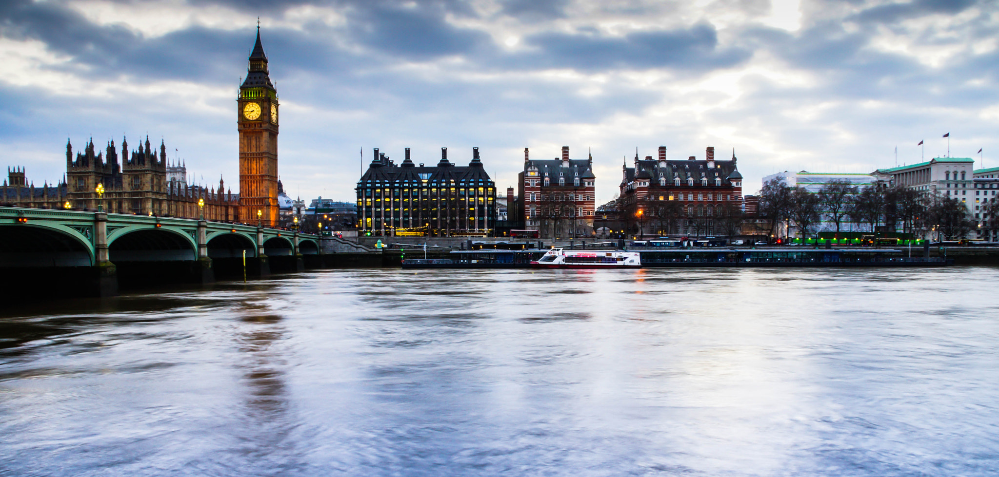 Sony DT 18-200mm F3.5-6.3 sample photo. Westminster bridge photography