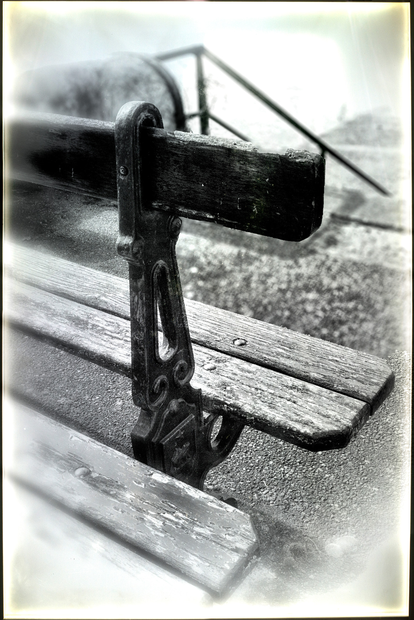 Panasonic Lumix DMC-G1 sample photo. The end of the bench photography