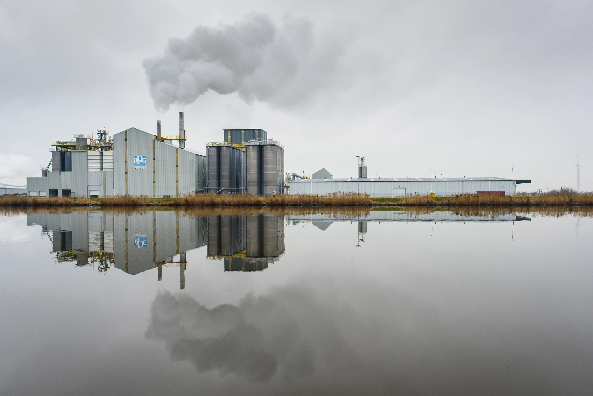 Nikon AF-S Nikkor 24mm F1.8G ED sample photo. Chemical plant photography