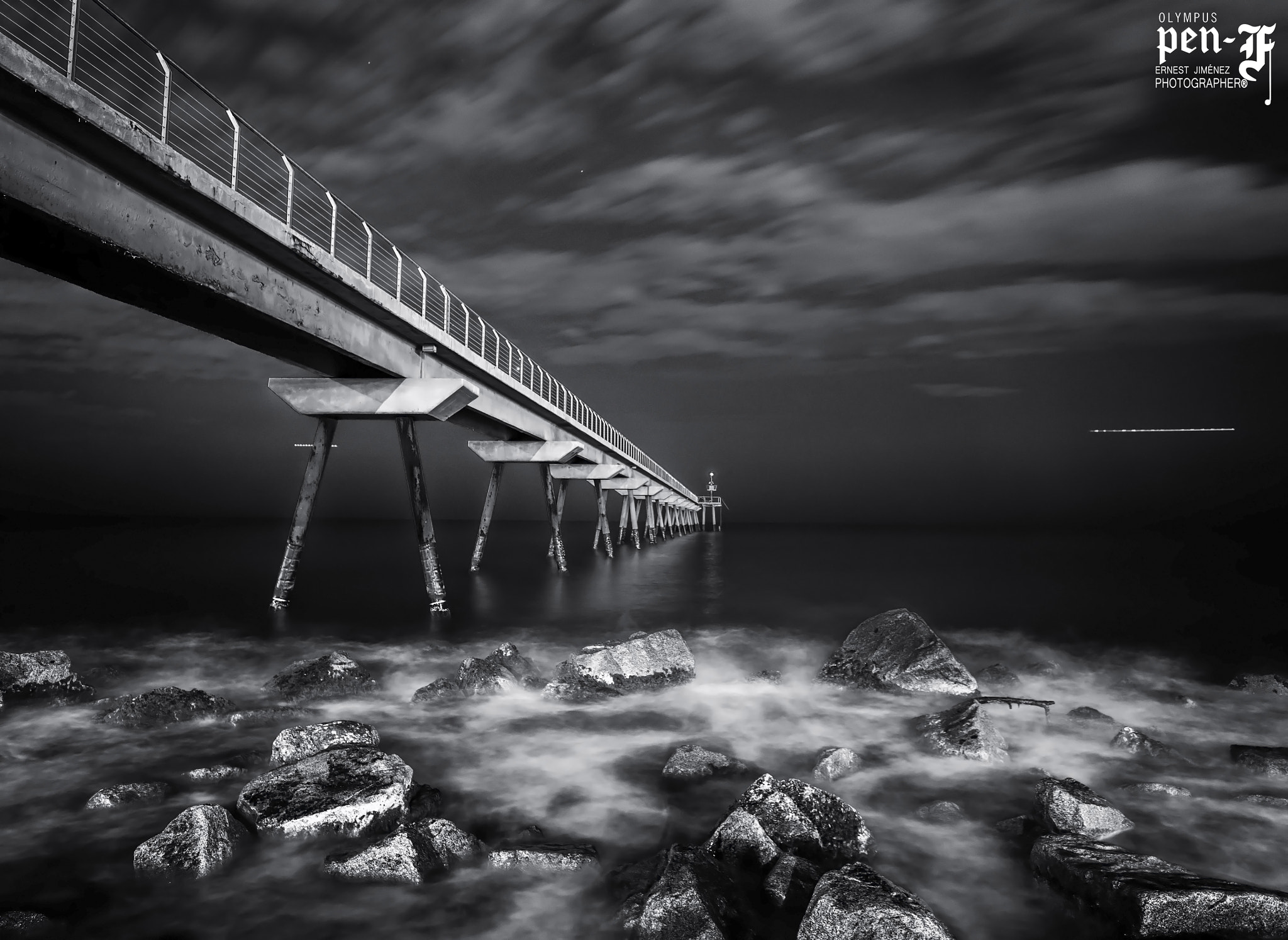 Olympus M.Zuiko Digital ED 7-14mm F2.8 PRO sample photo. The night falls in black & white !!! photography