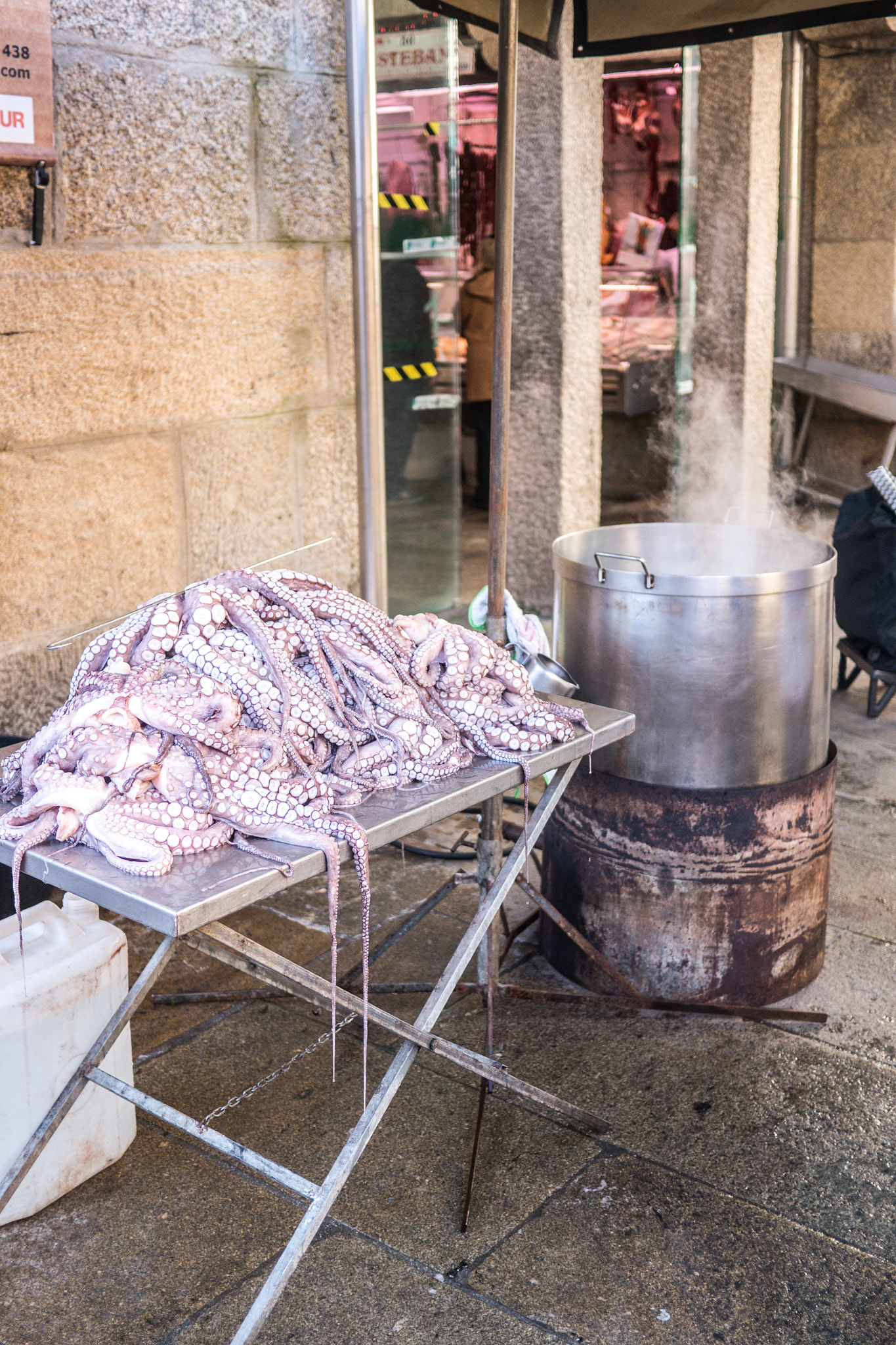 Panasonic Lumix DMC-G5 + Panasonic Lumix G 20mm F1.7 ASPH sample photo. Octopuses ready to be boiled photography