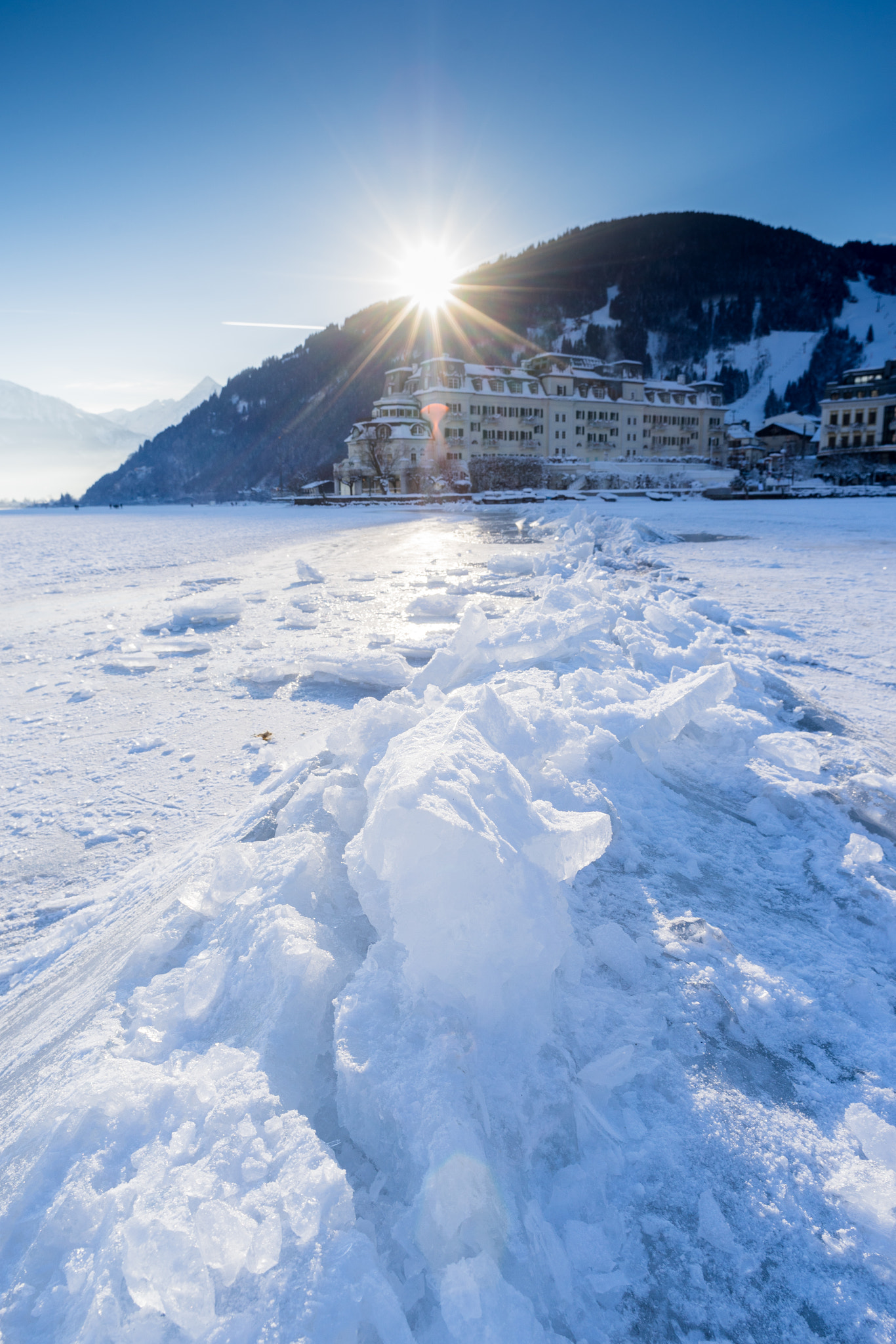 Sony a7 + Sony 20mm F2.8 sample photo. Eis am zeller see photography