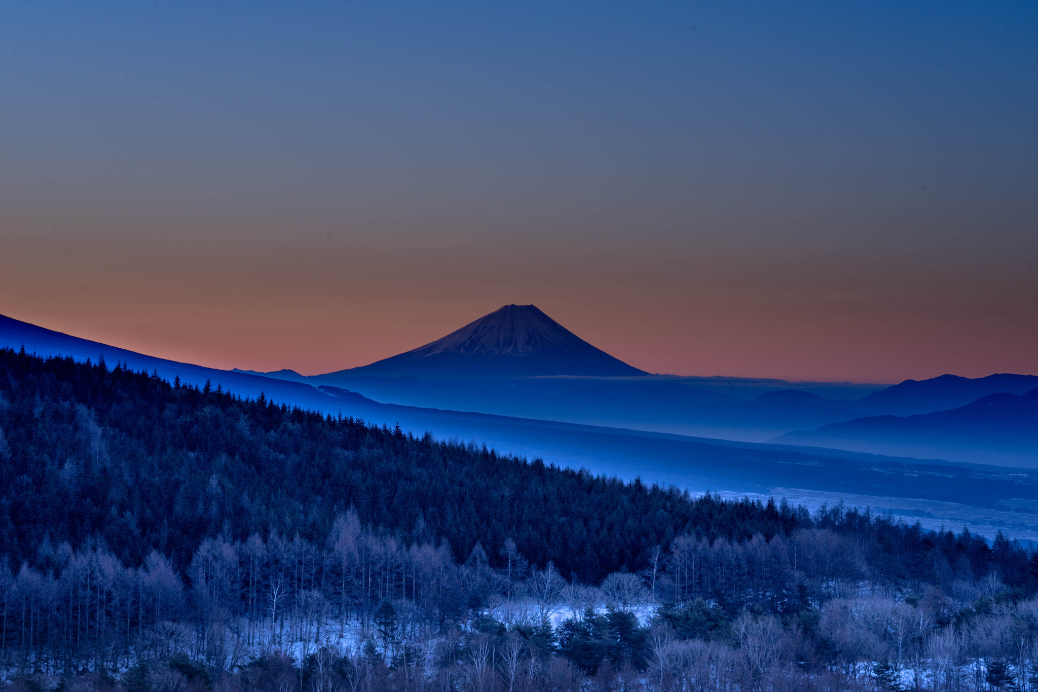 Sony FE 70-300mm F4.5-5.6 G OSS sample photo. 踊場湿原から望む富士山 photography