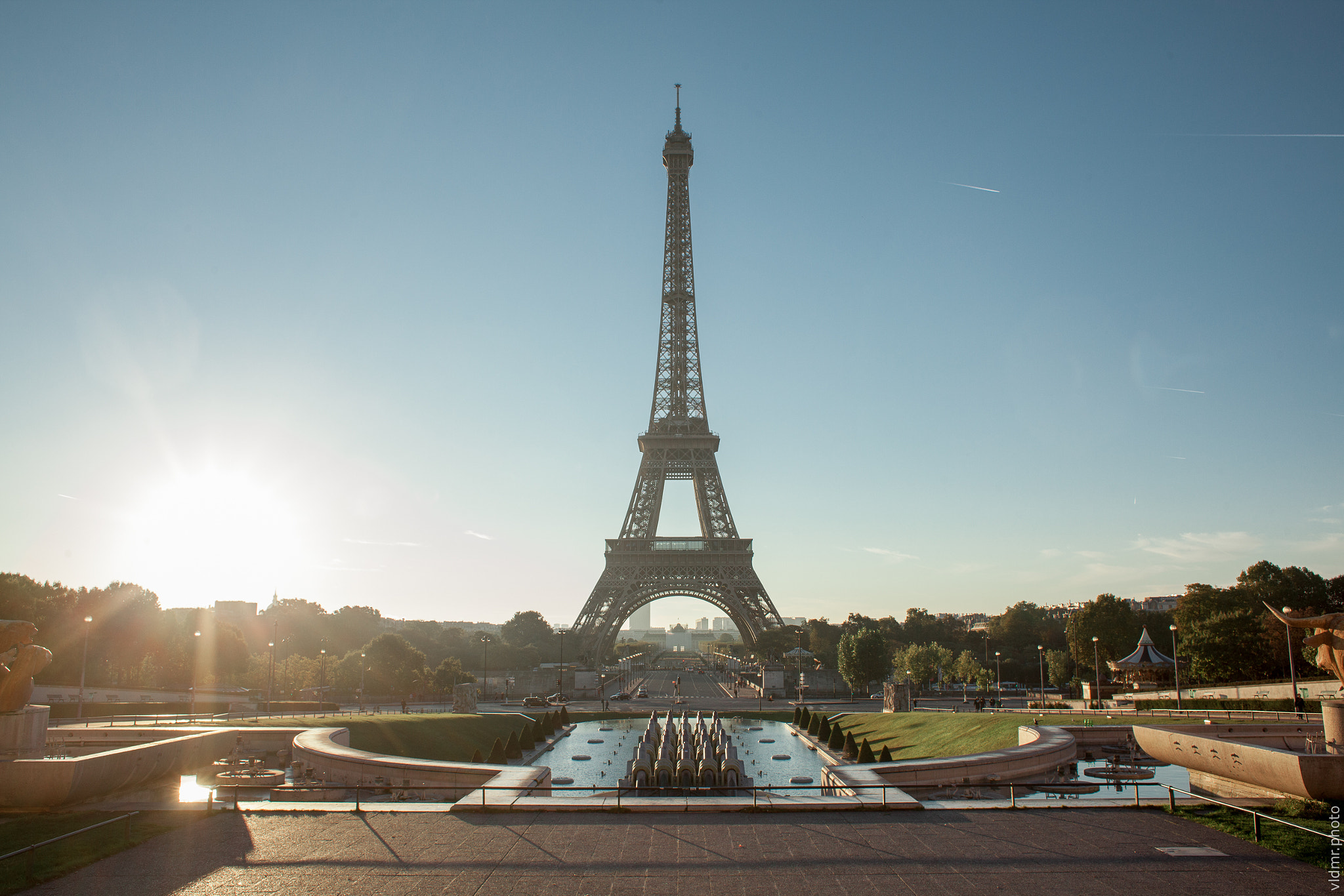 Canon EF 28mm F1.8 USM sample photo. Trocadero view photography